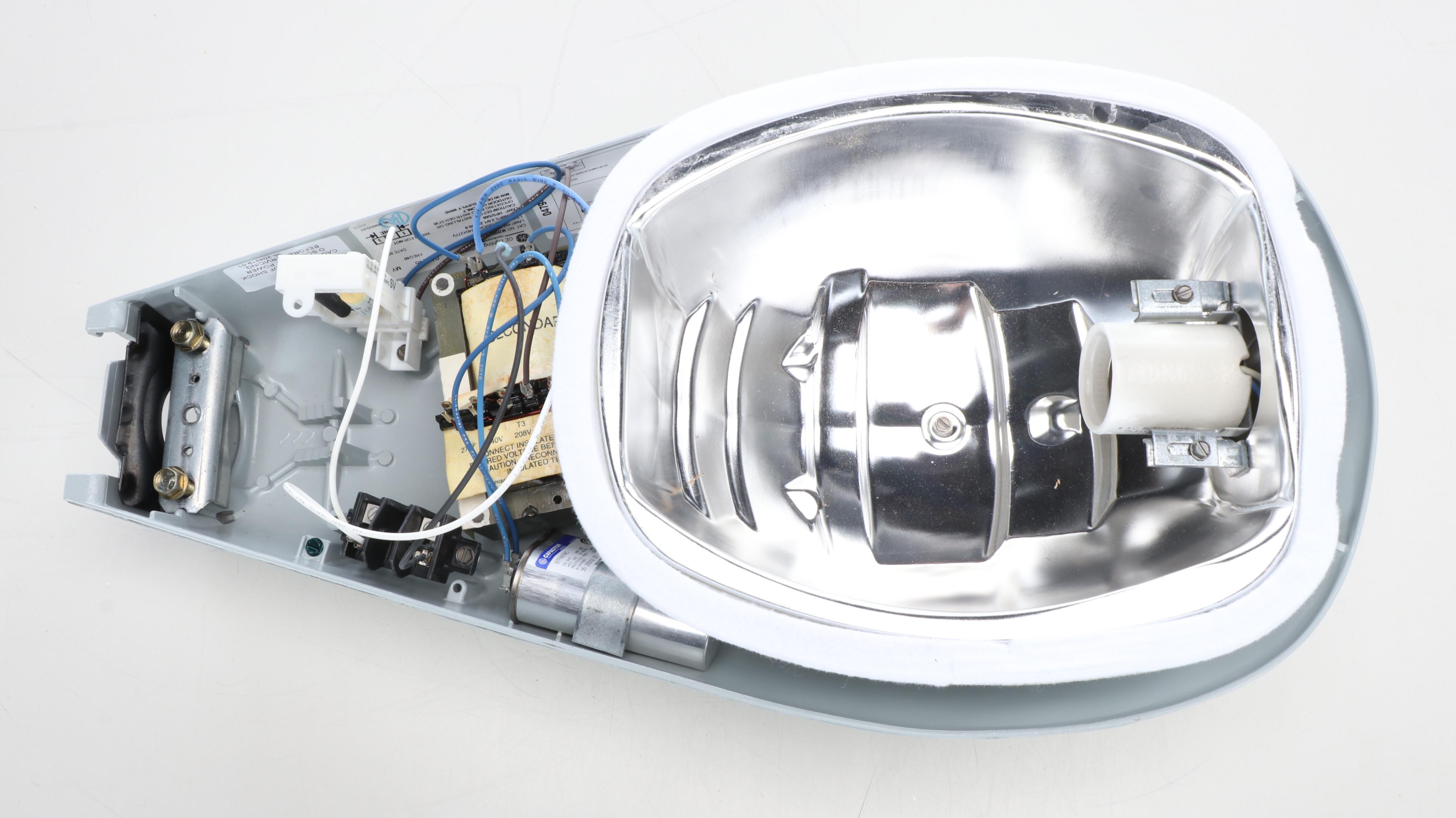 General Electric Lighting Commercial Street Light Fixture