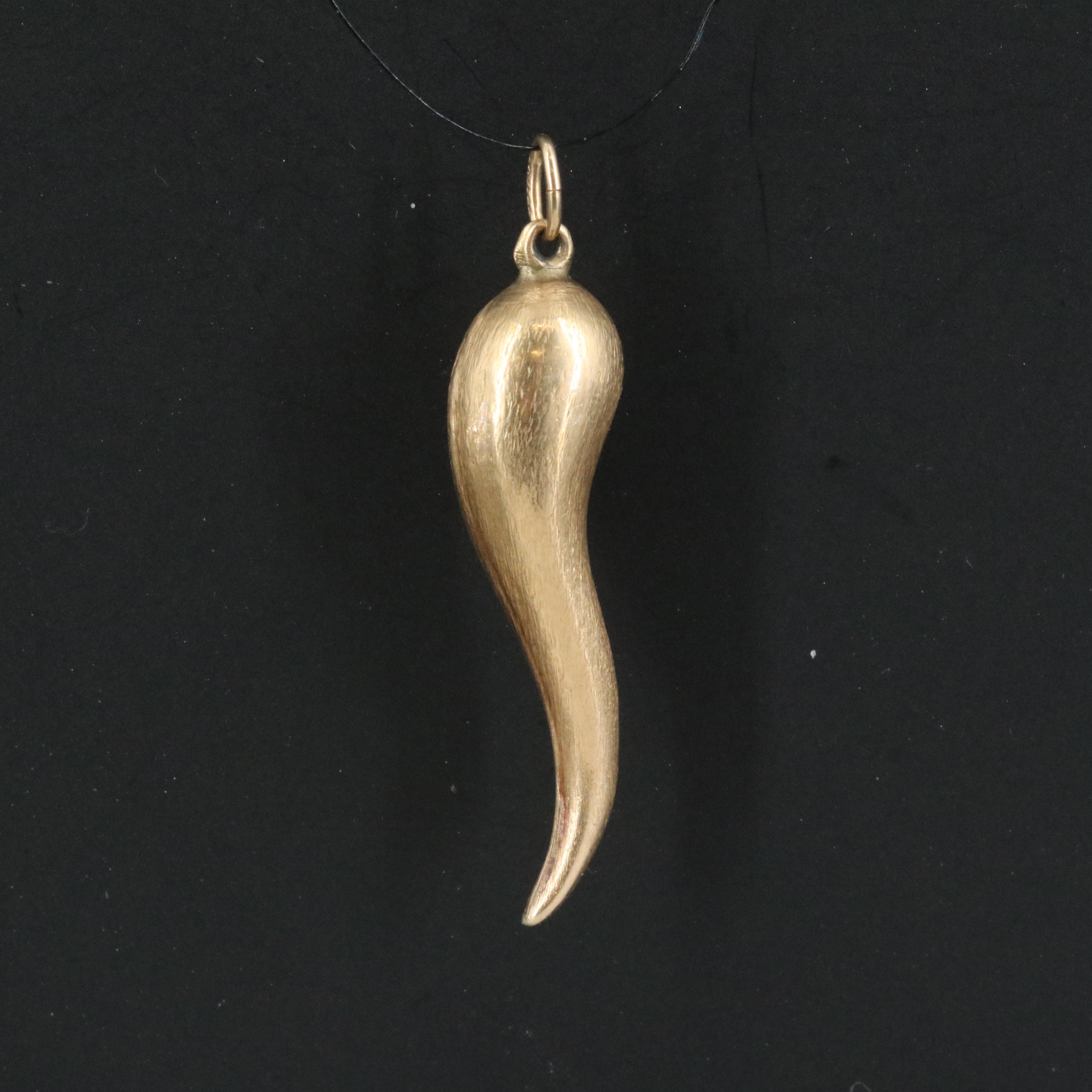 14K Cornicello Horn Pendant