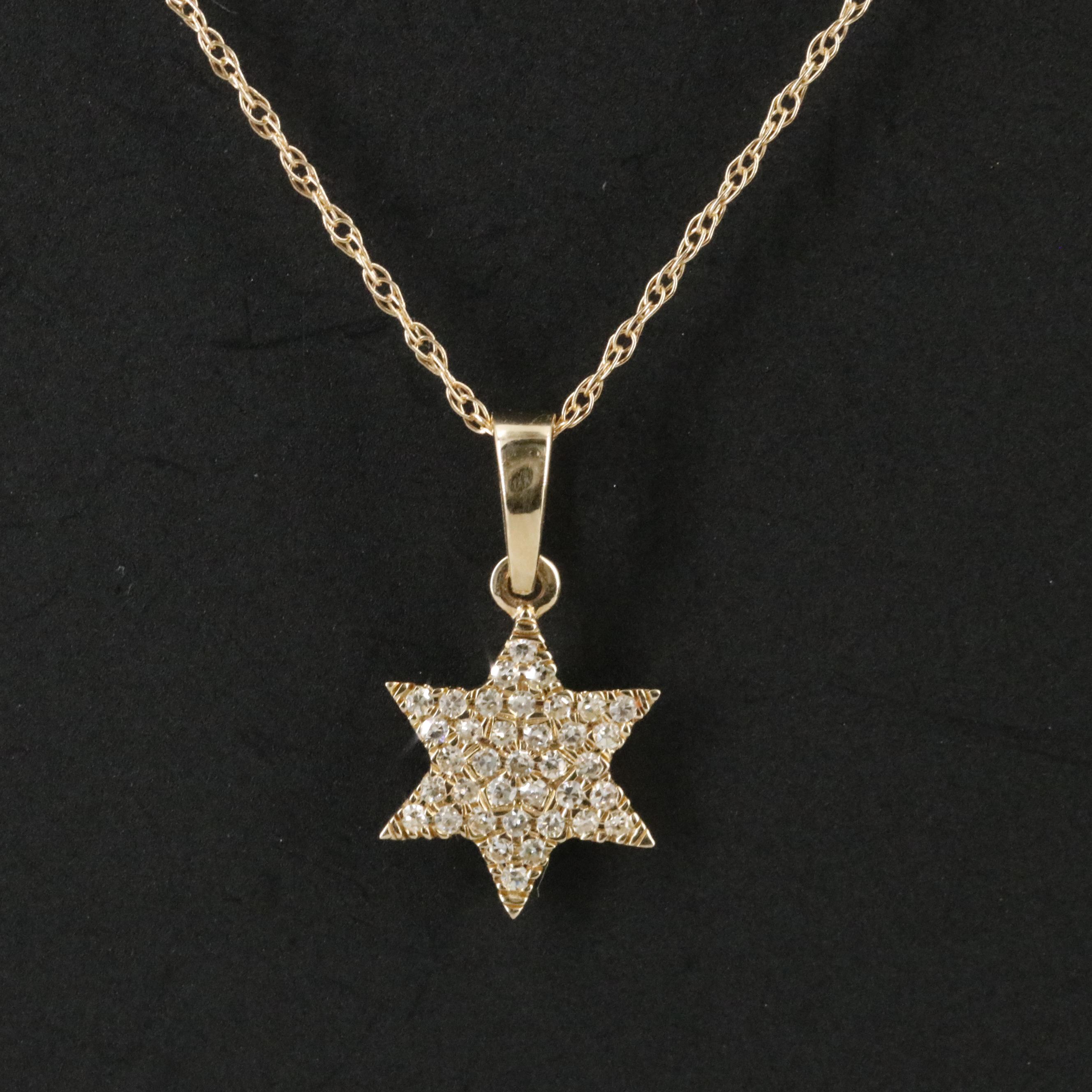 14K 0.09 CTW Diamond Star Pendant Necklace