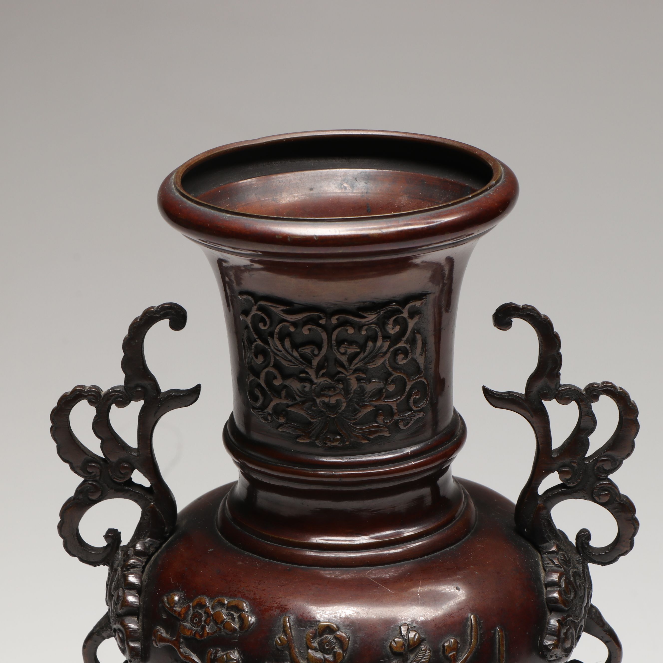 Japanese Meiji Period Bronze Urn
