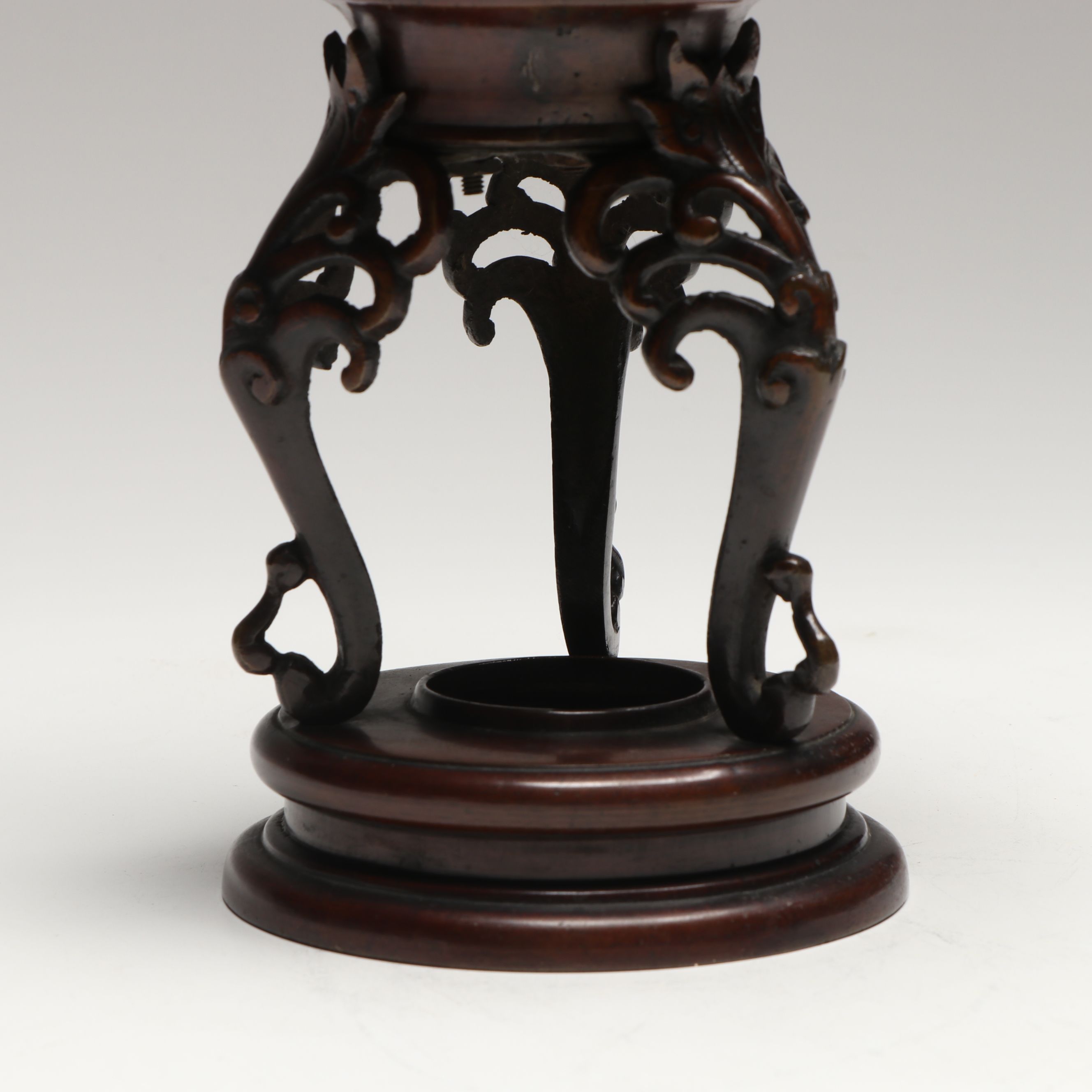 Japanese Meiji Period Bronze Urn