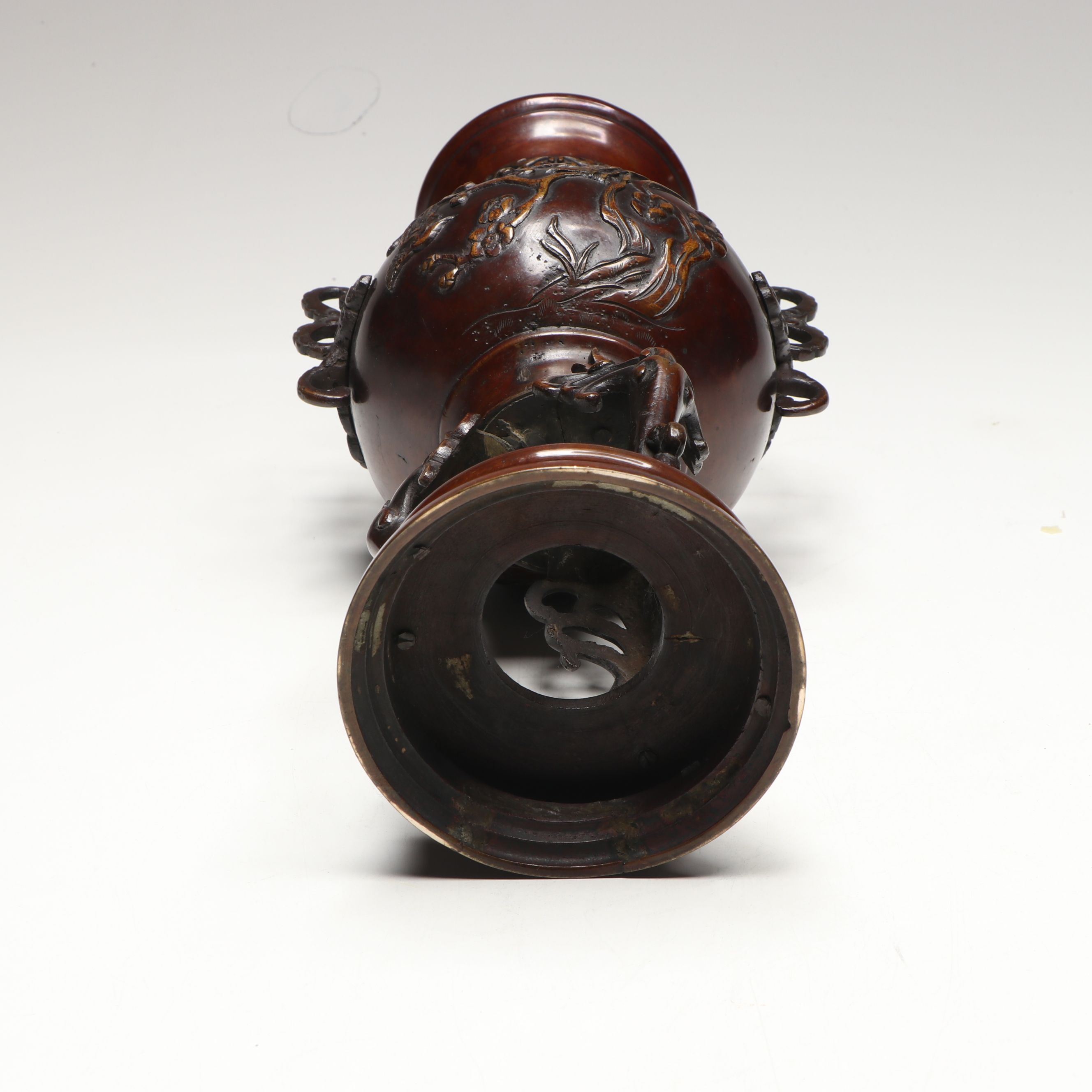 Japanese Meiji Period Bronze Urn