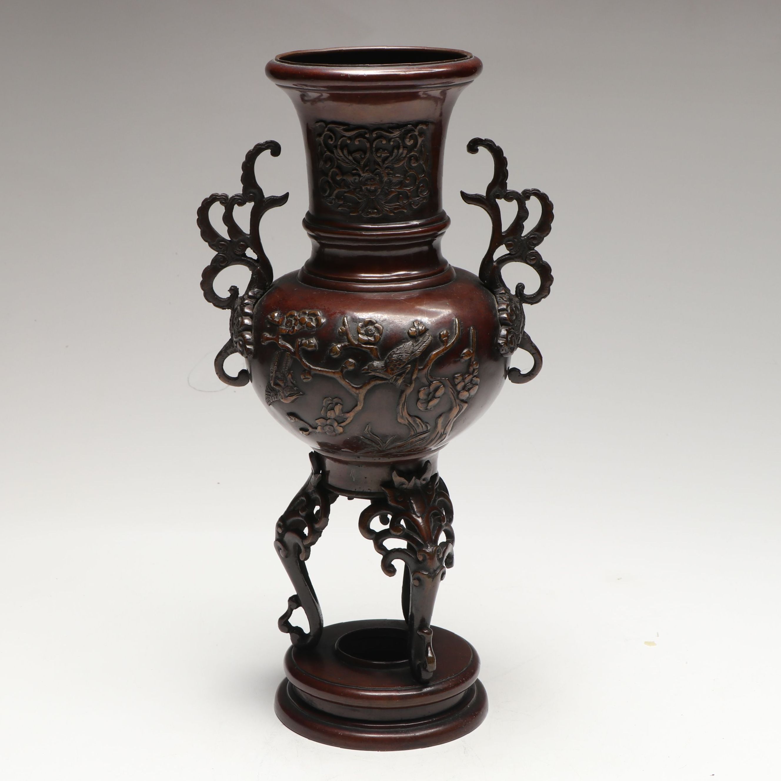 Japanese Meiji Period Bronze Urn