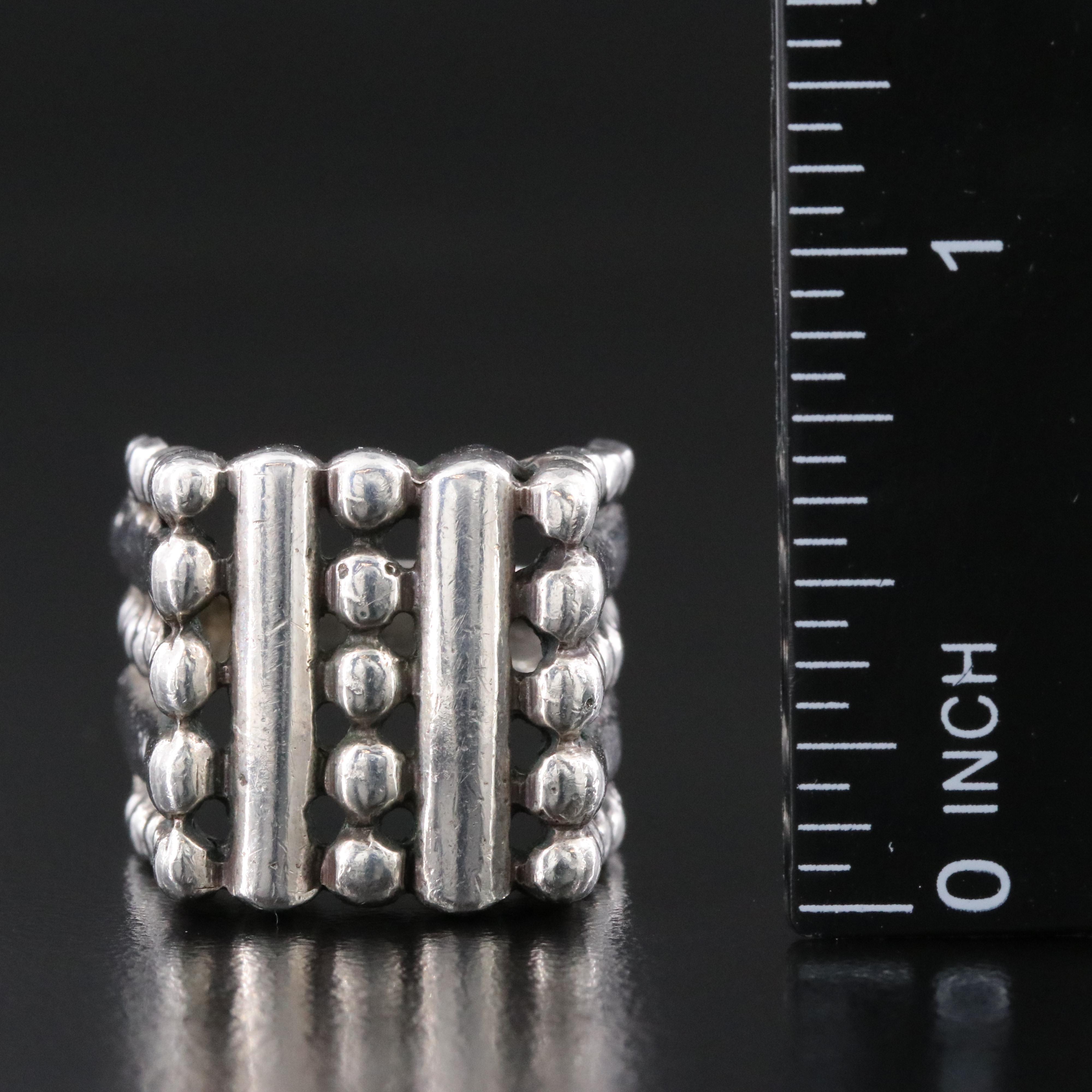 900 Silver Beaded Ring