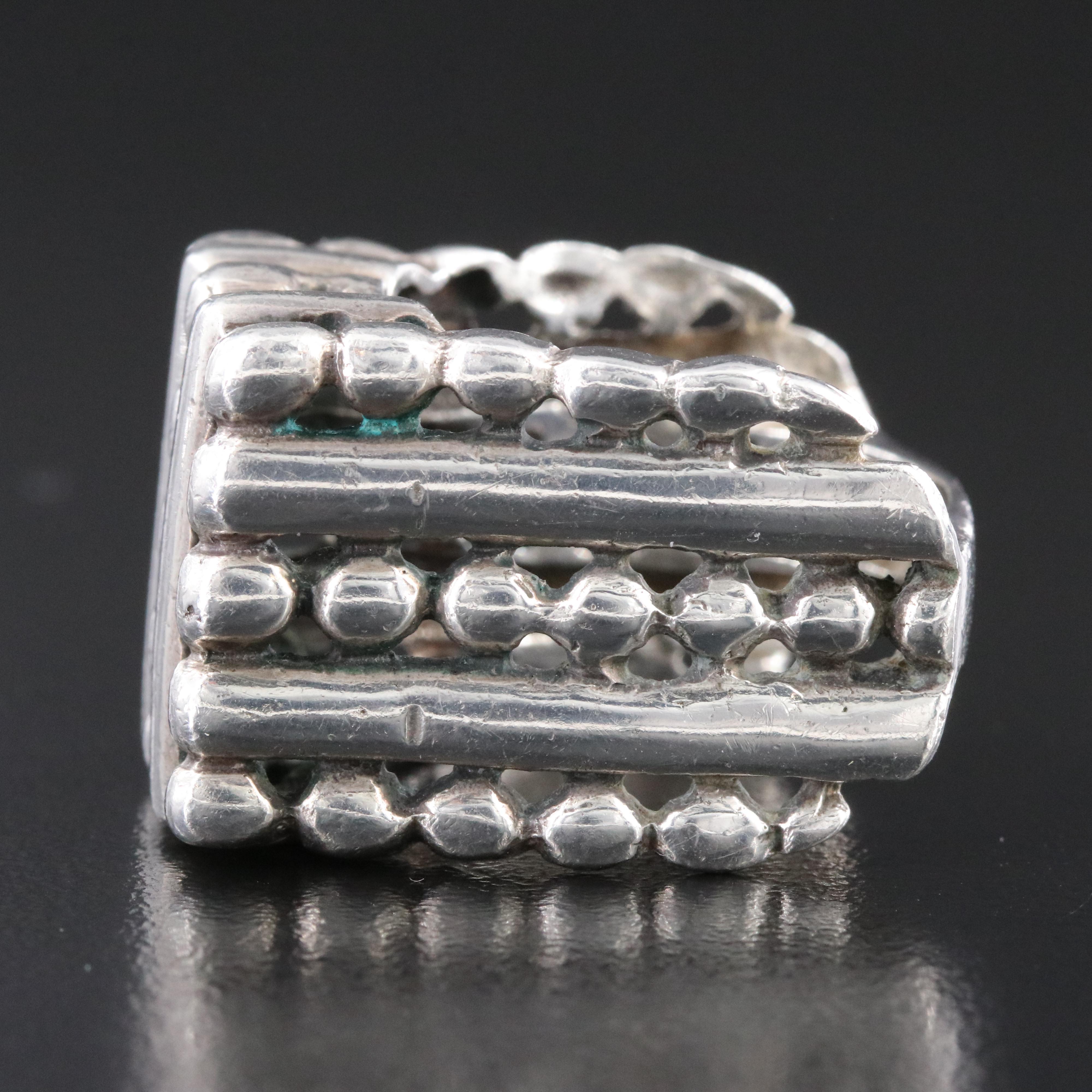 900 Silver Beaded Ring