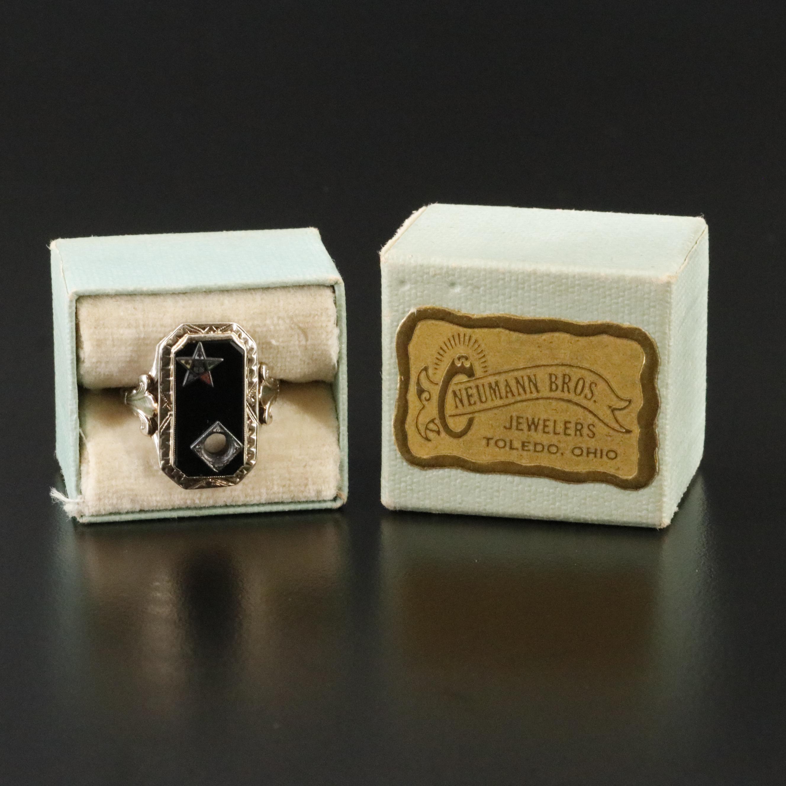 Vintage 14K Black Onyx and Enamel Eastern Star Ring