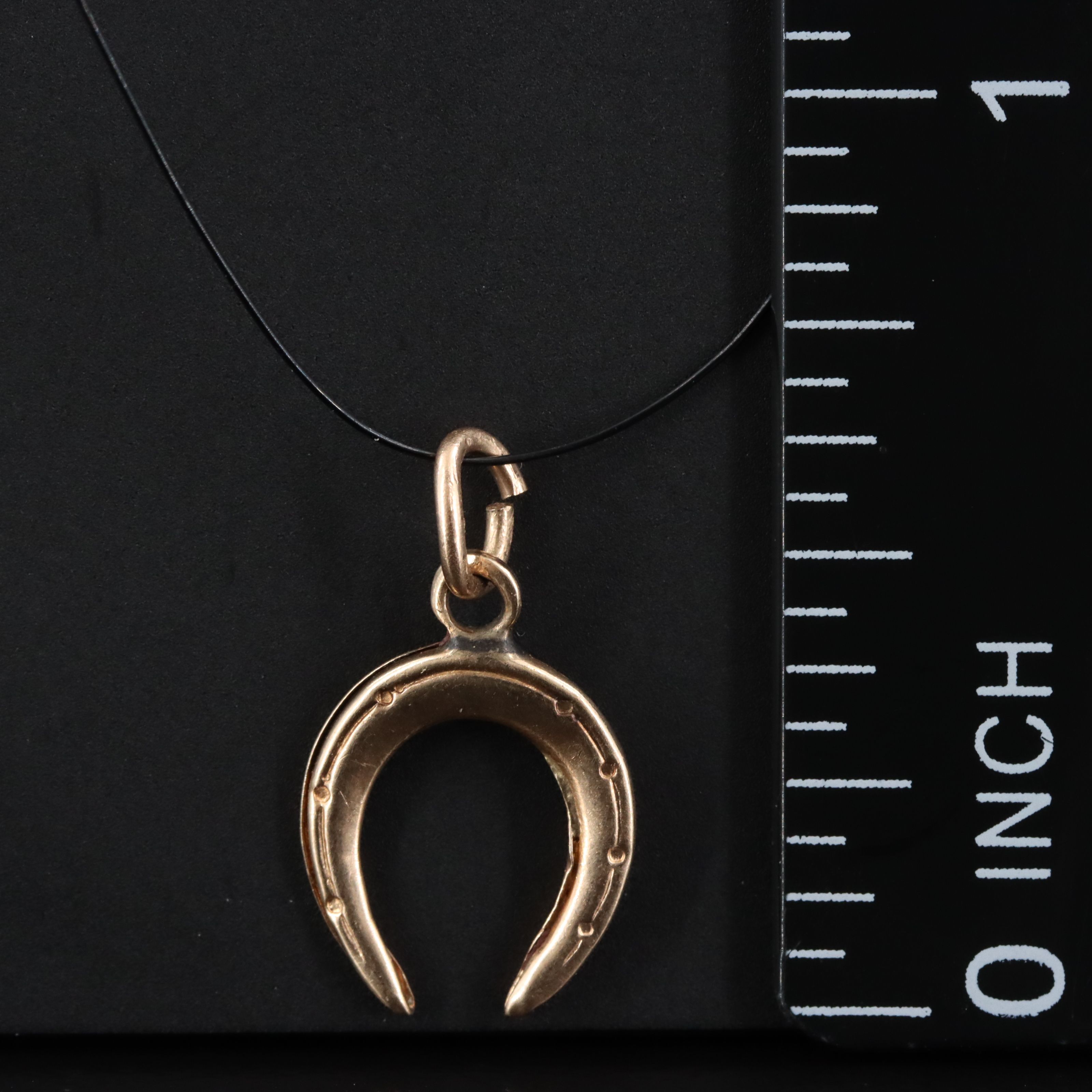 10K Horse Shoe Charm