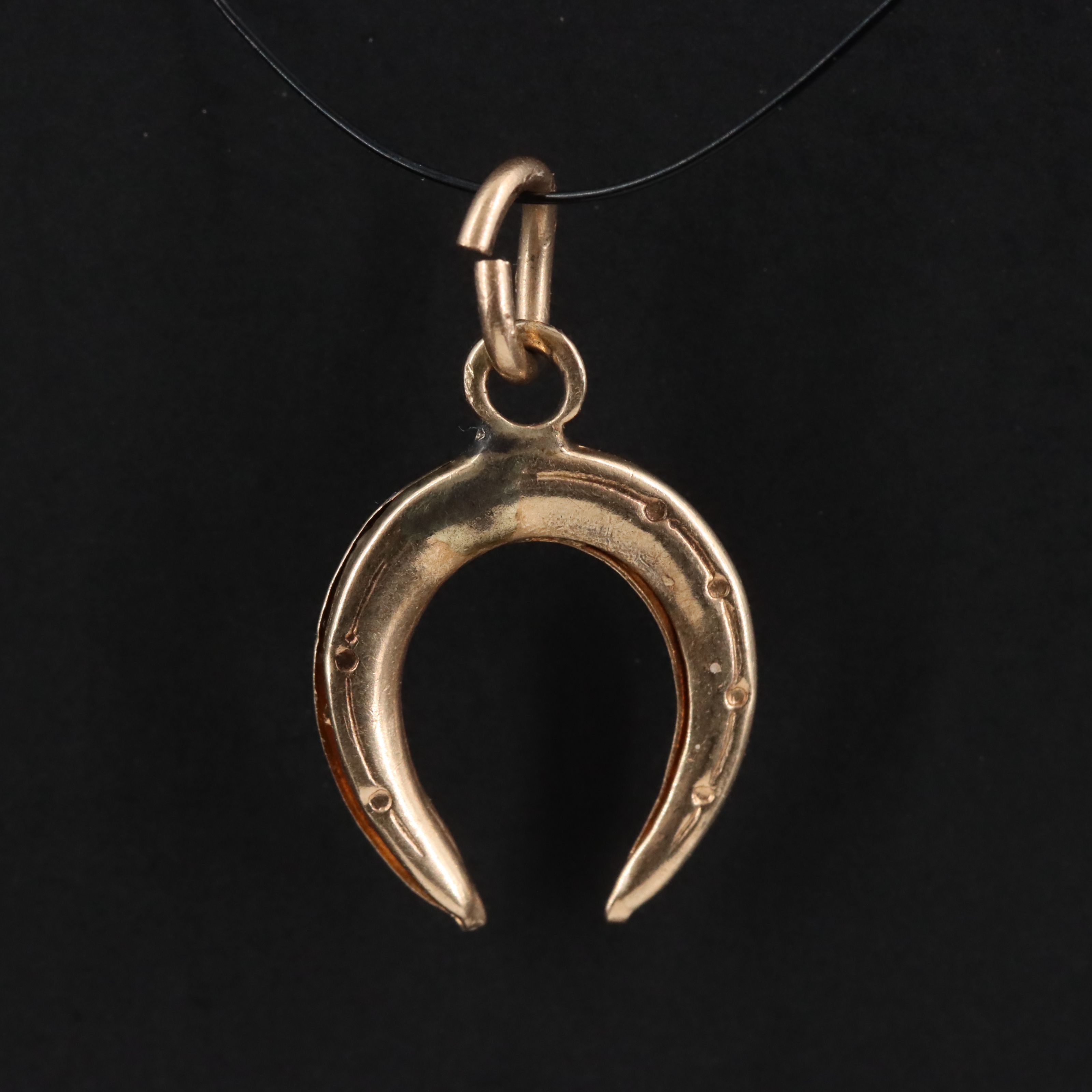 10K Horse Shoe Charm