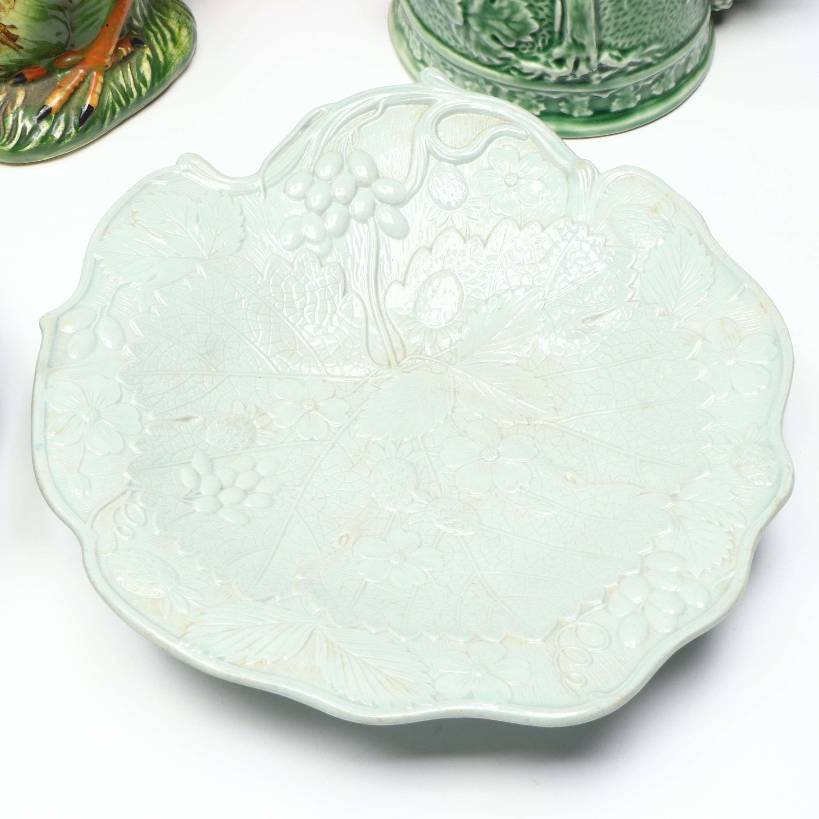 Majolica Style Ceramic Table Accessories with Pink Floral Cotton Table Linens