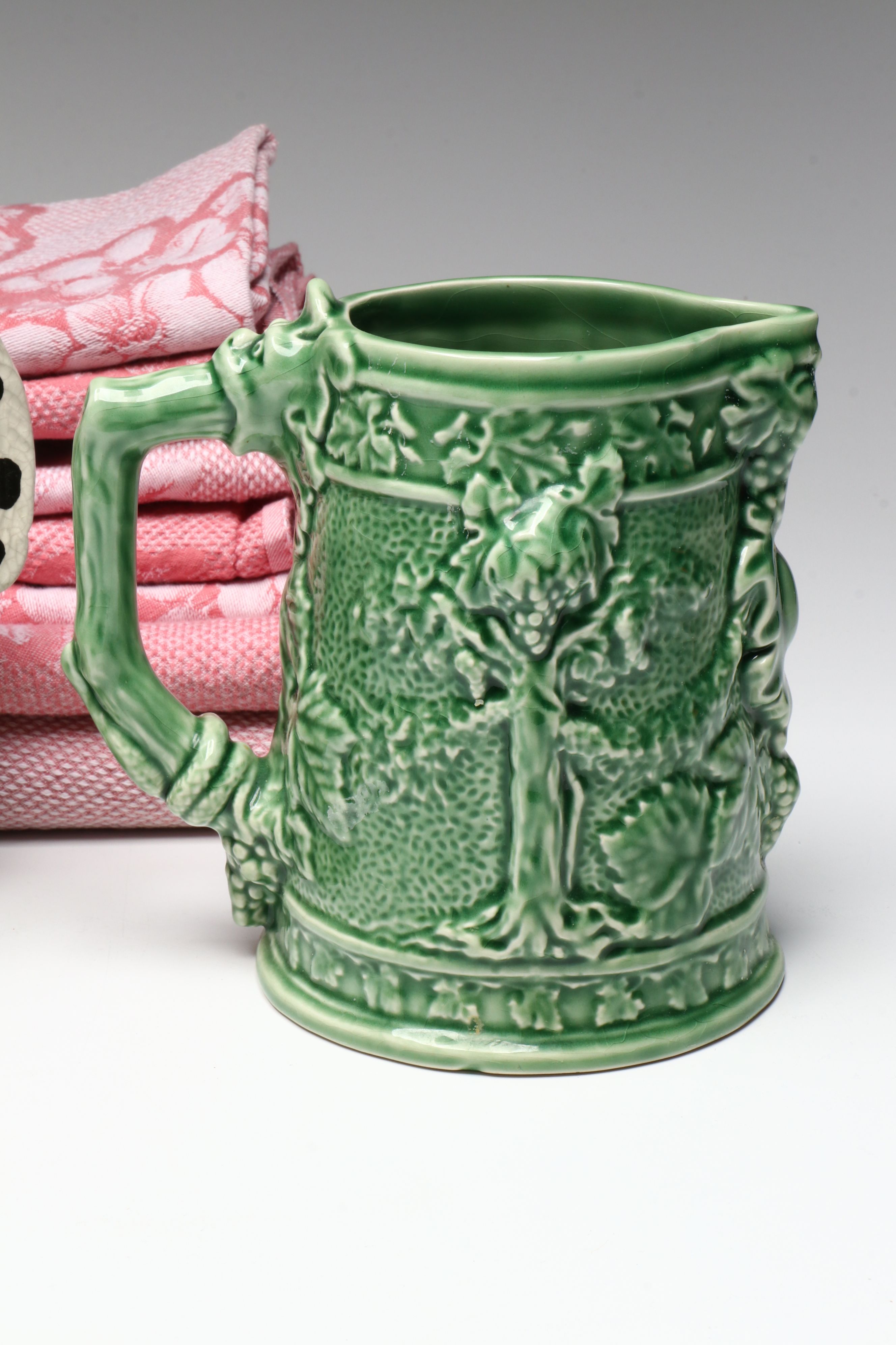 Majolica Style Ceramic Table Accessories with Pink Floral Cotton Table Linens