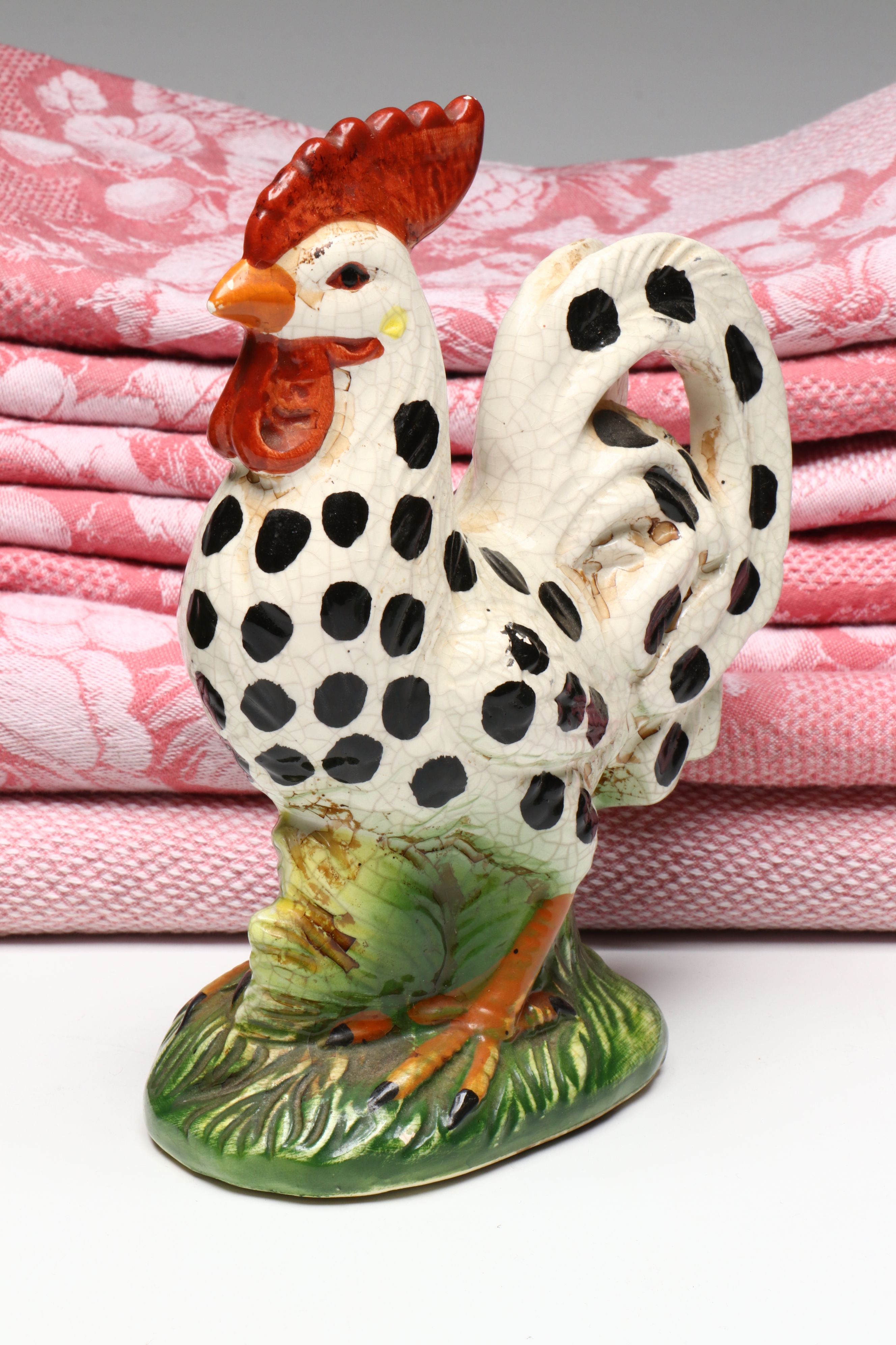 Majolica Style Ceramic Table Accessories with Pink Floral Cotton Table Linens