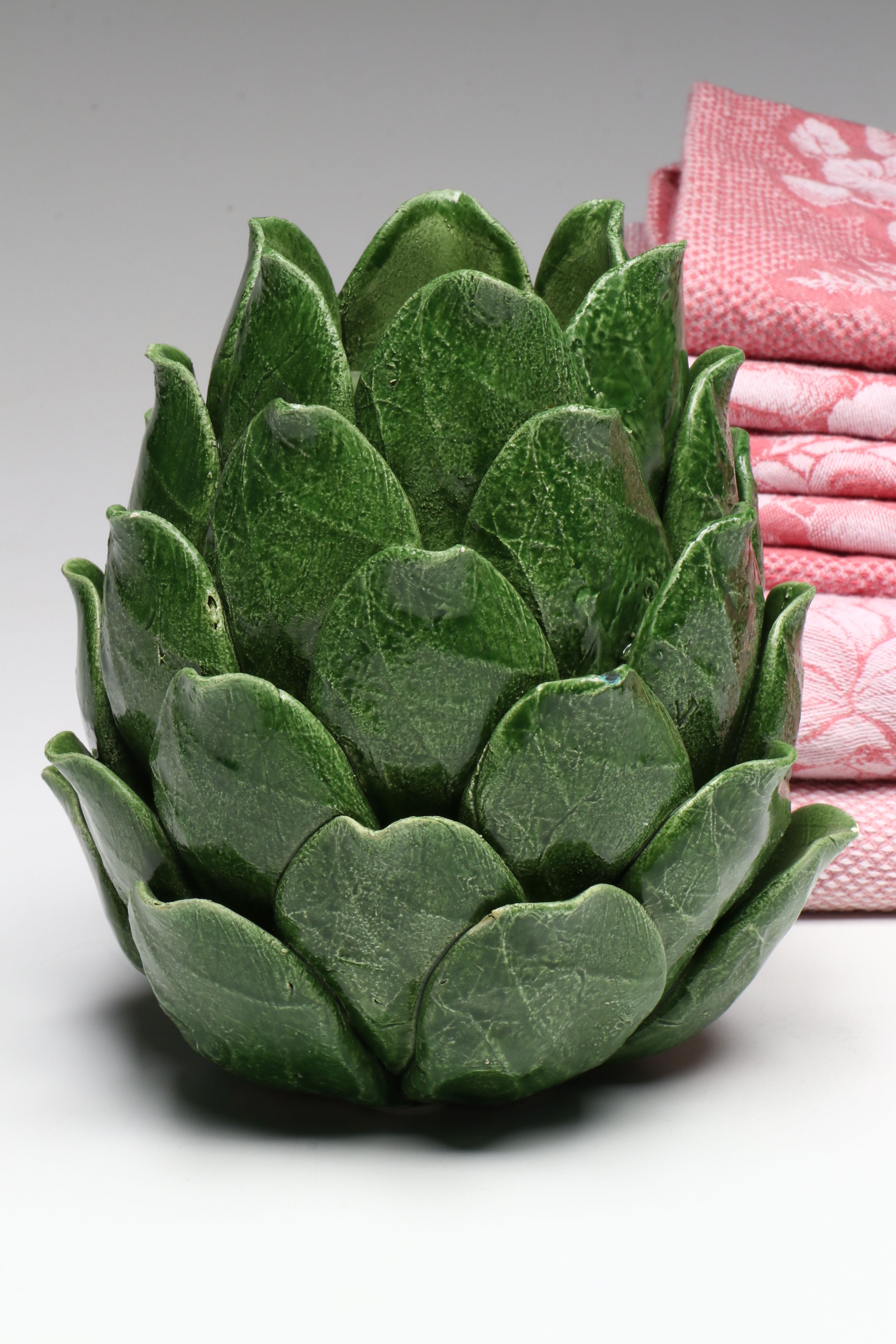 Majolica Style Ceramic Table Accessories with Pink Floral Cotton Table Linens