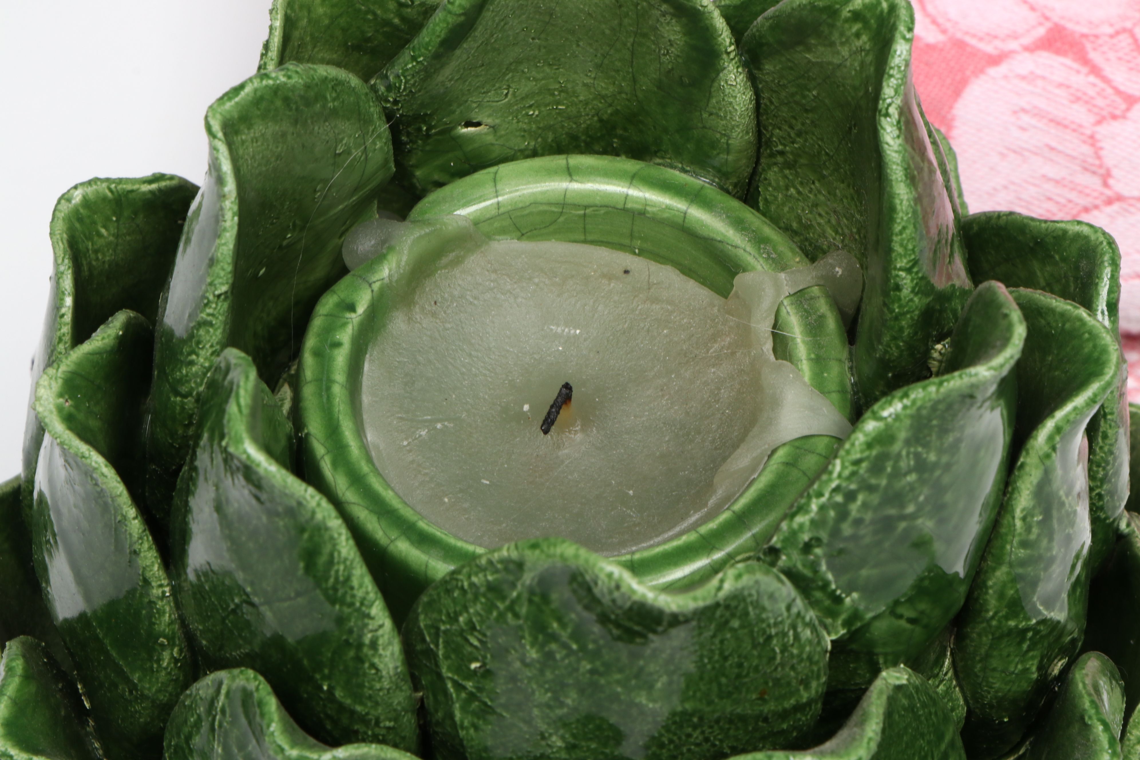 Majolica Style Ceramic Table Accessories with Pink Floral Cotton Table Linens