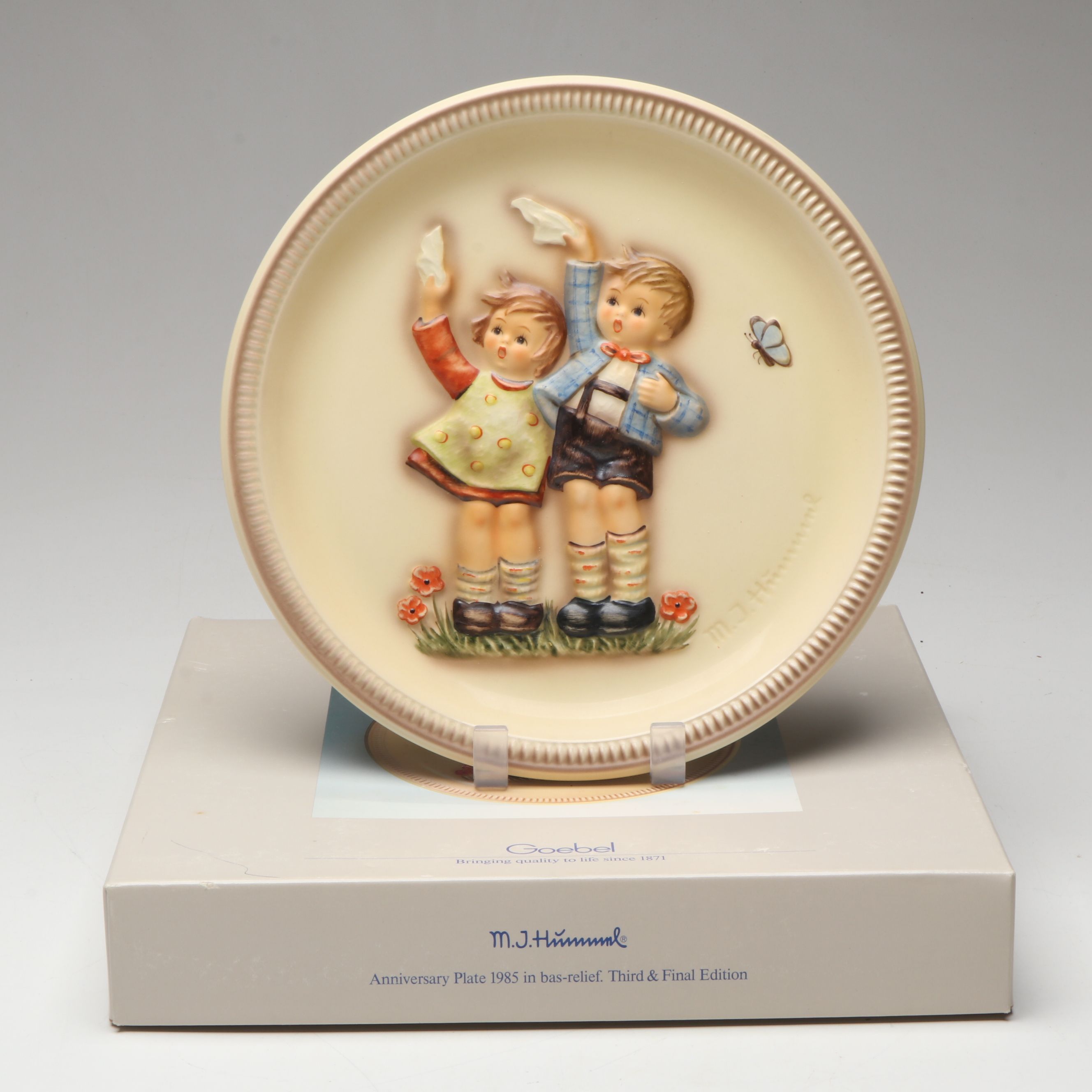 Goebel M.J. Hummel Porcelain Bas-Relief Collector Plates with Wood Frames