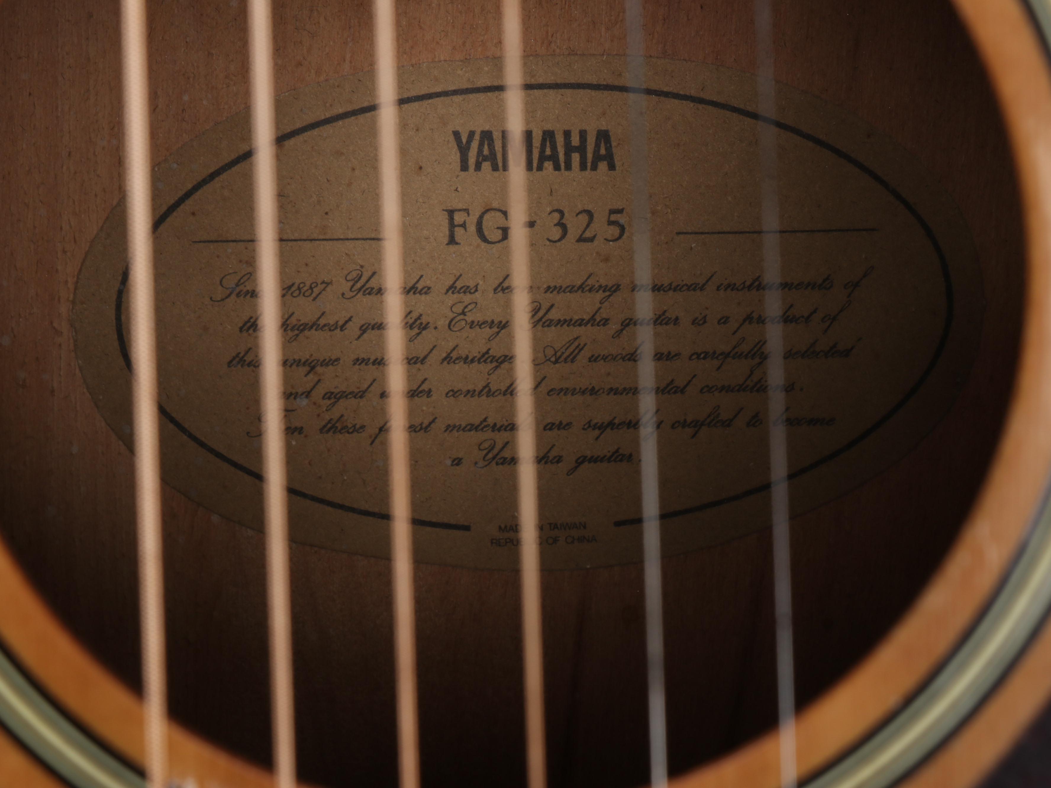 Yamaha Acoustic Guitar