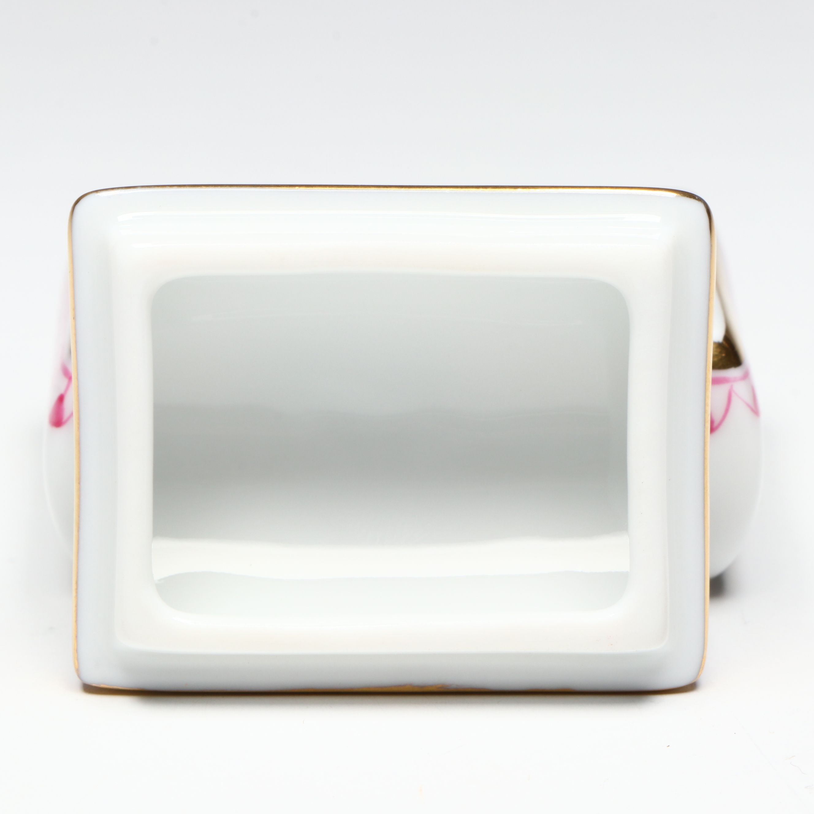 Herend Raspberry Fishnet with Gold "Tooth Fairy" Porcelain Rabbit Box