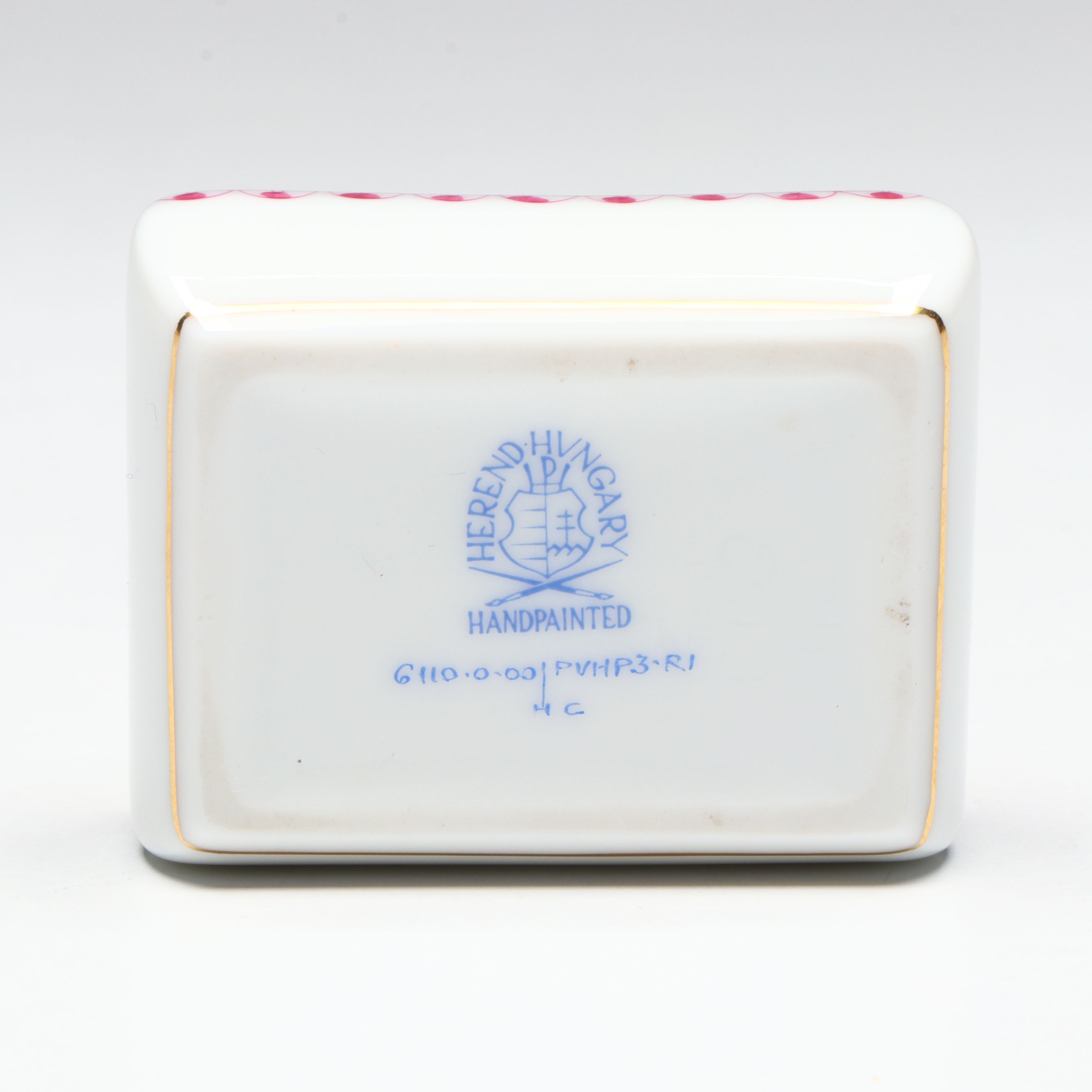 Herend Raspberry Fishnet with Gold "Tooth Fairy" Porcelain Rabbit Box