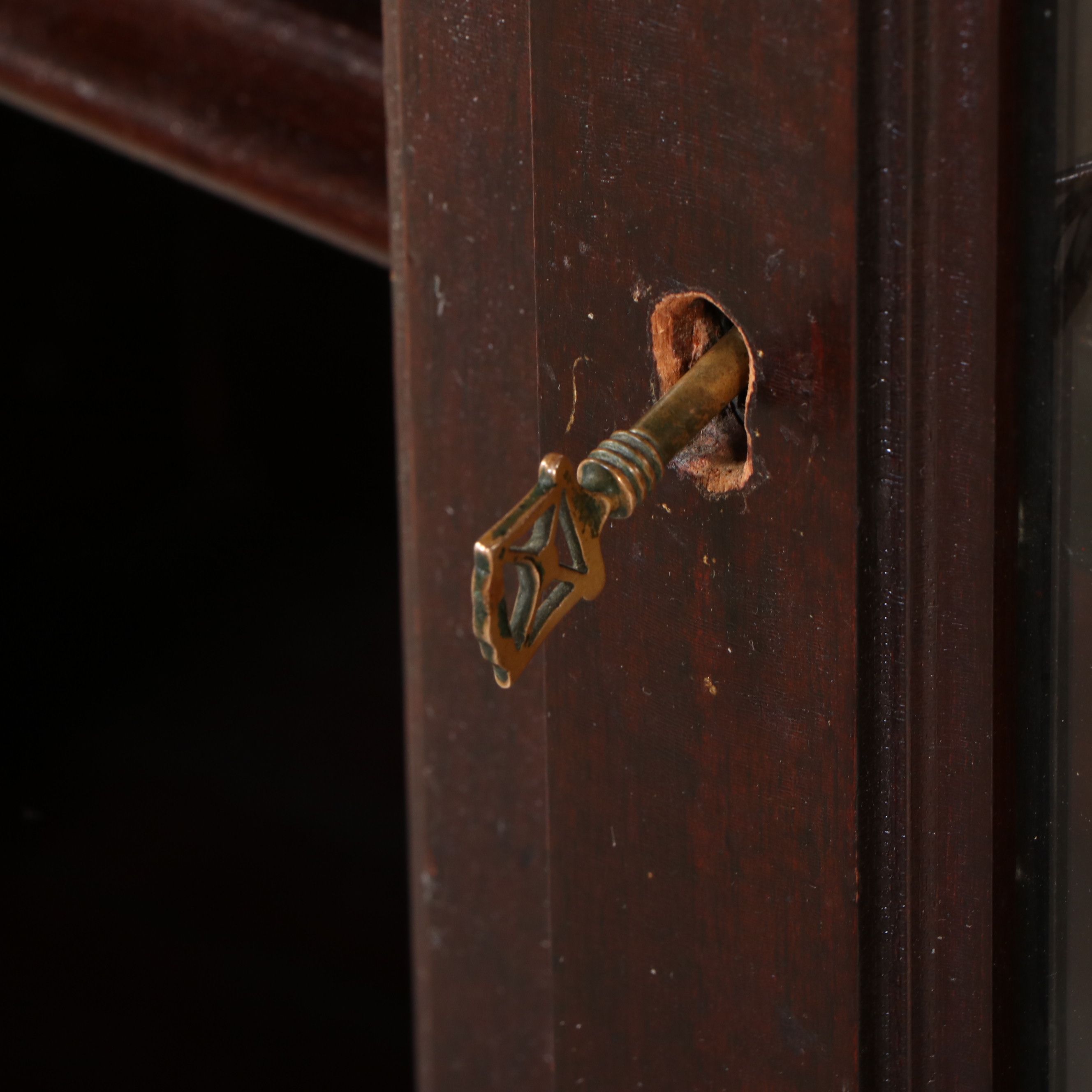 Mahogany Glass-Front Bookcase Cabinet, Early 20th Century