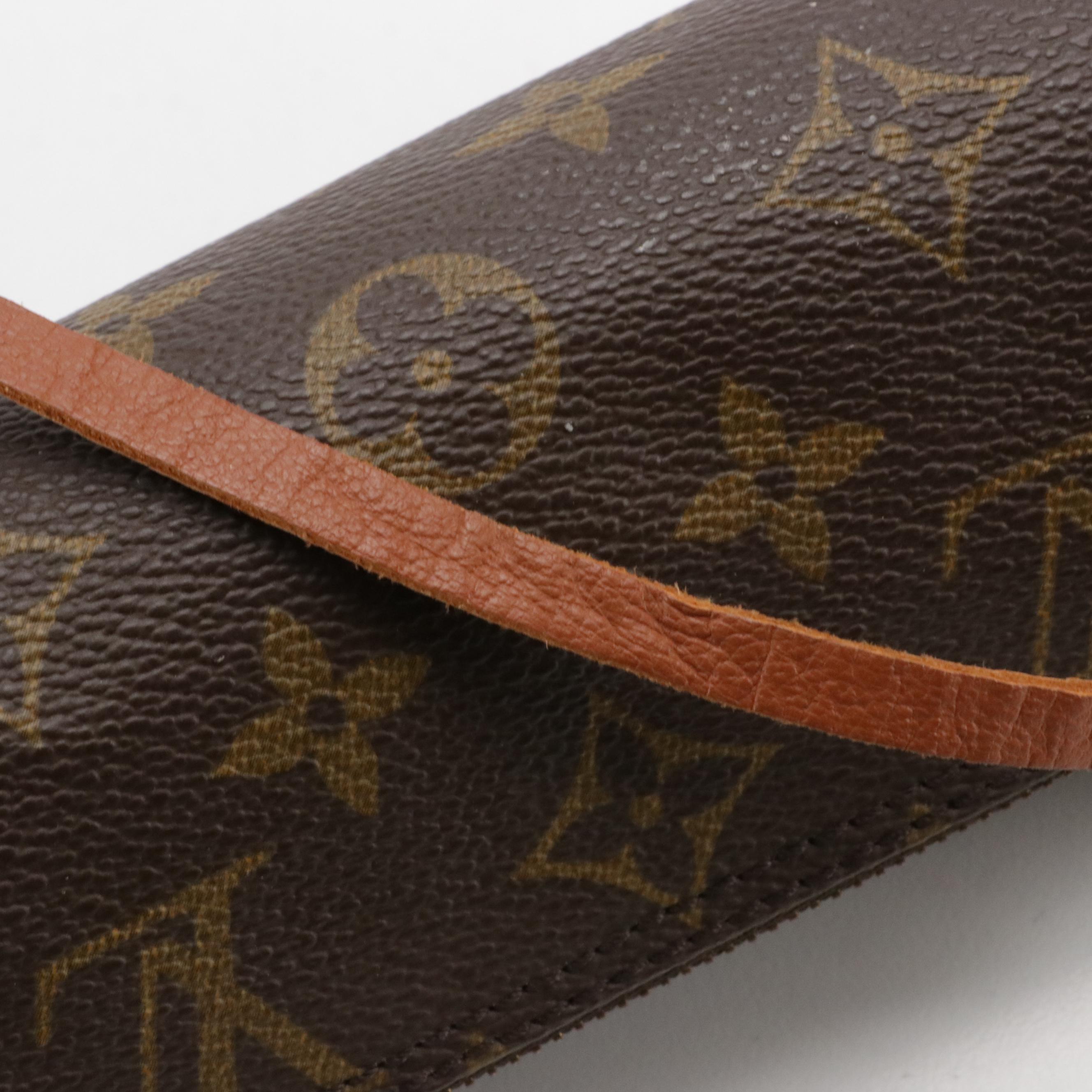 Louis Vuitton Papillon Pochette in Monogram Canvas