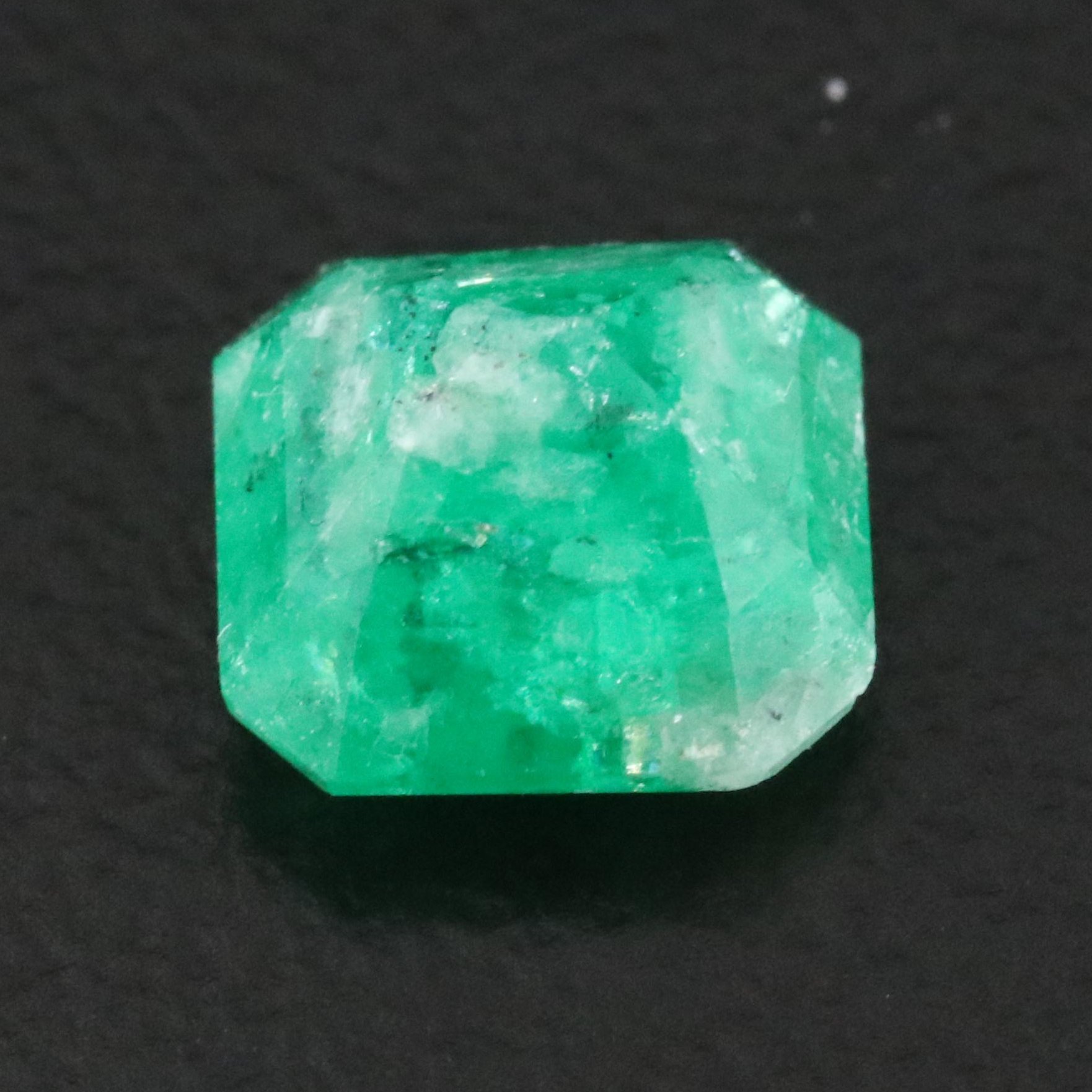 Loose 1.55 CT Emerald