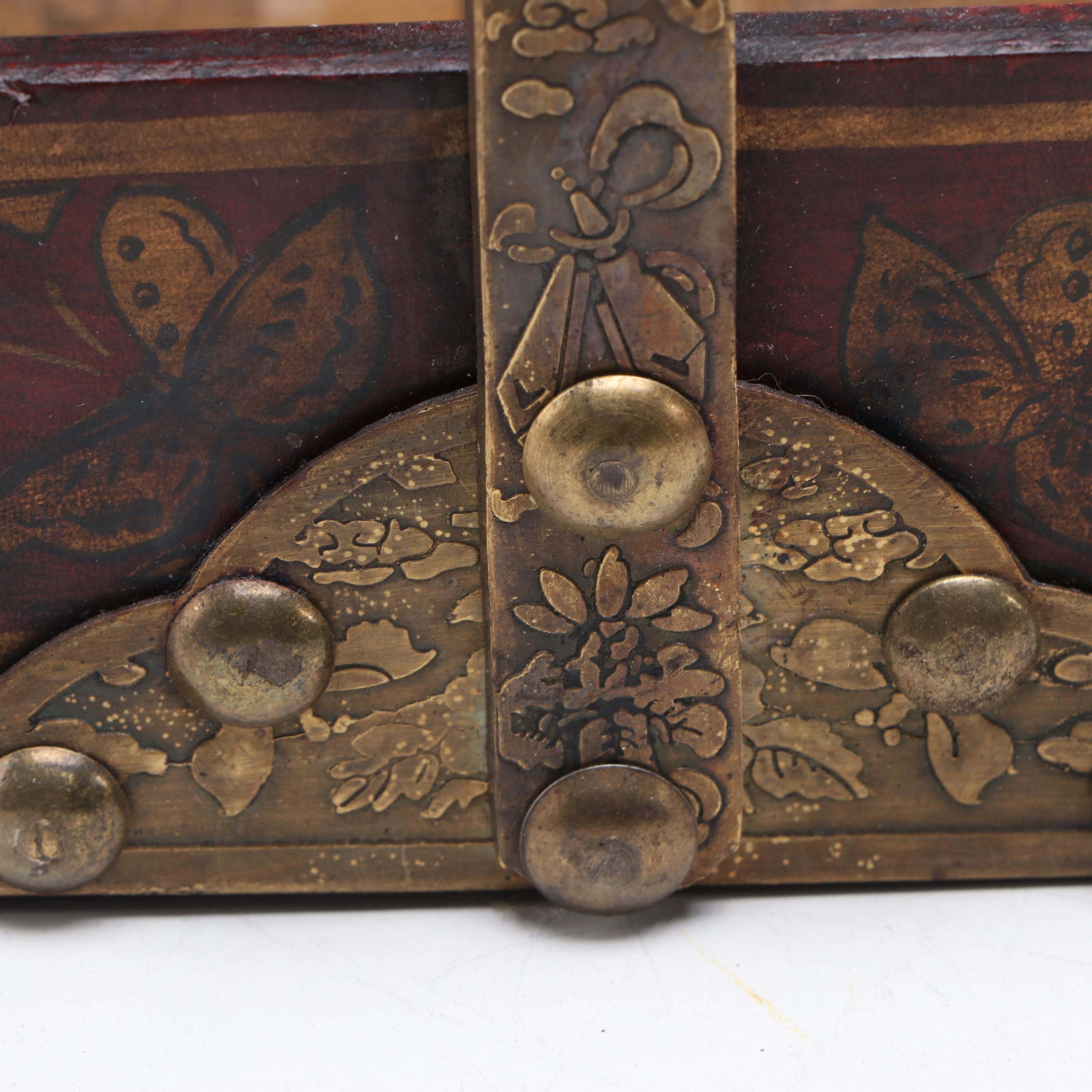 Chuckmuck Pouch and Japanese Moriage Porcelain Vase, Abalone Inlay Box