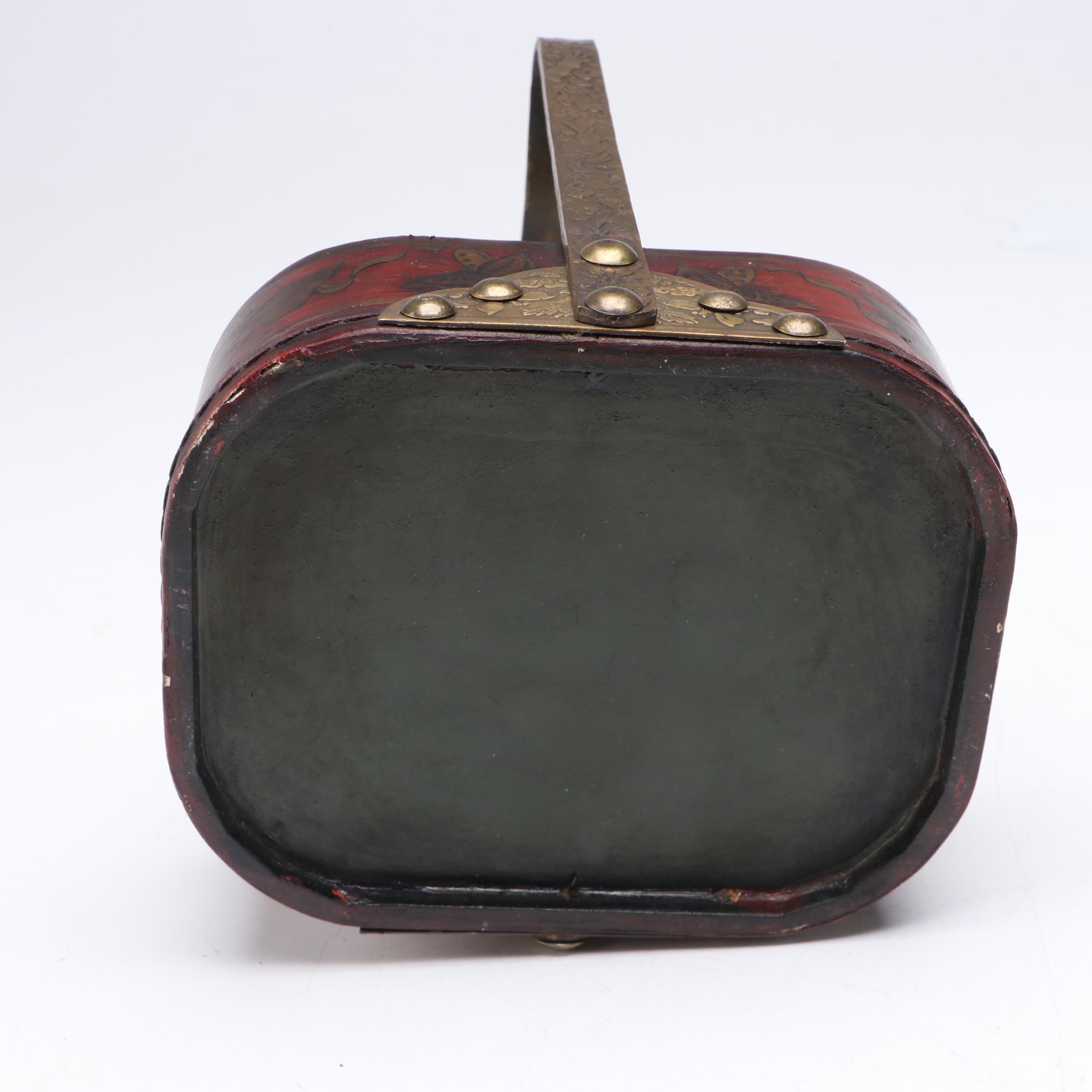 Chuckmuck Pouch and Japanese Moriage Porcelain Vase, Abalone Inlay Box