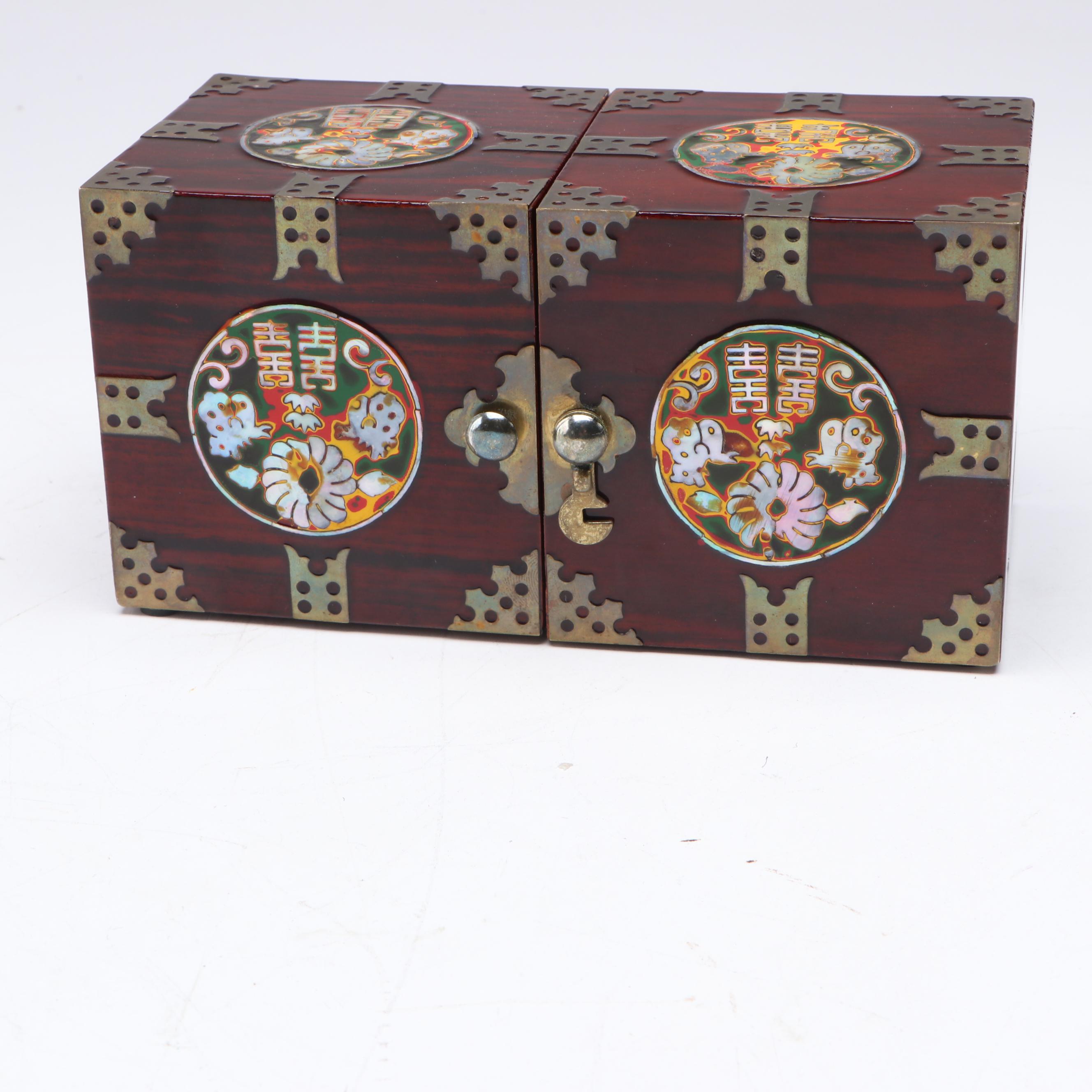 Chuckmuck Pouch and Japanese Moriage Porcelain Vase, Abalone Inlay Box