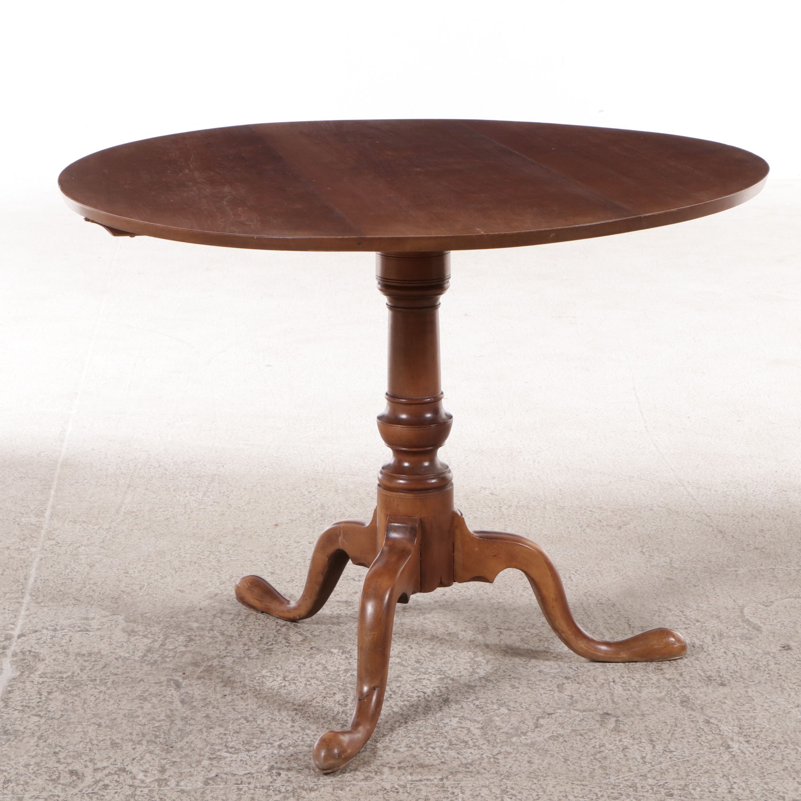 Queen Anne Style Tilt-Top Tea Table