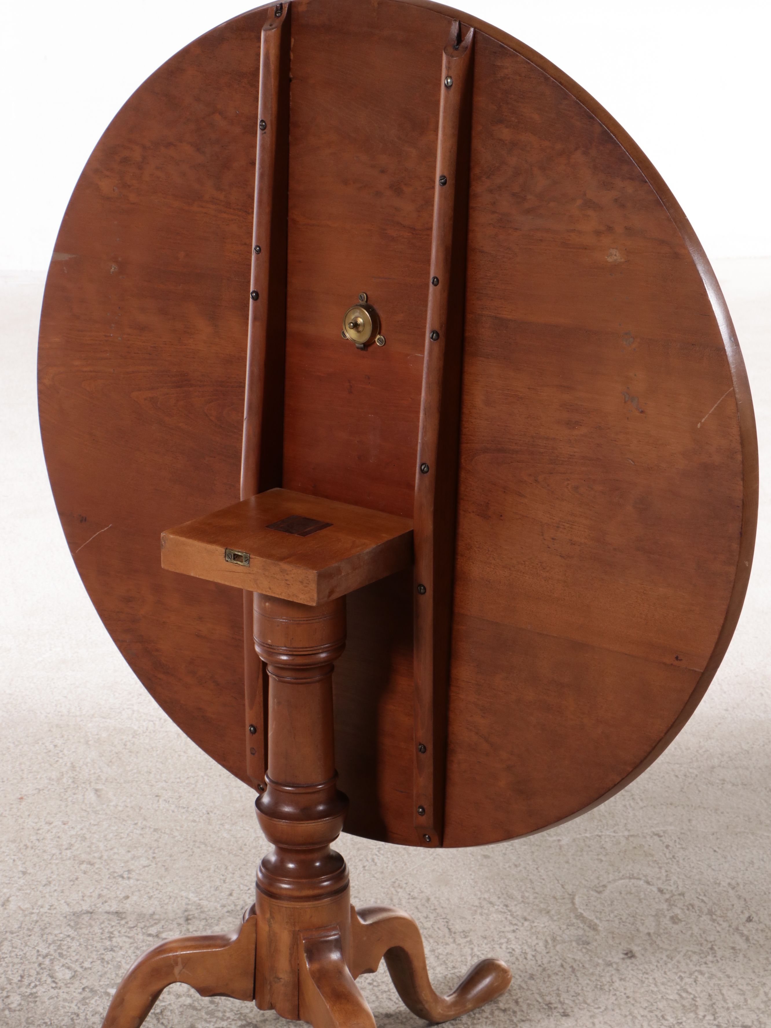 Queen Anne Style Tilt-Top Tea Table