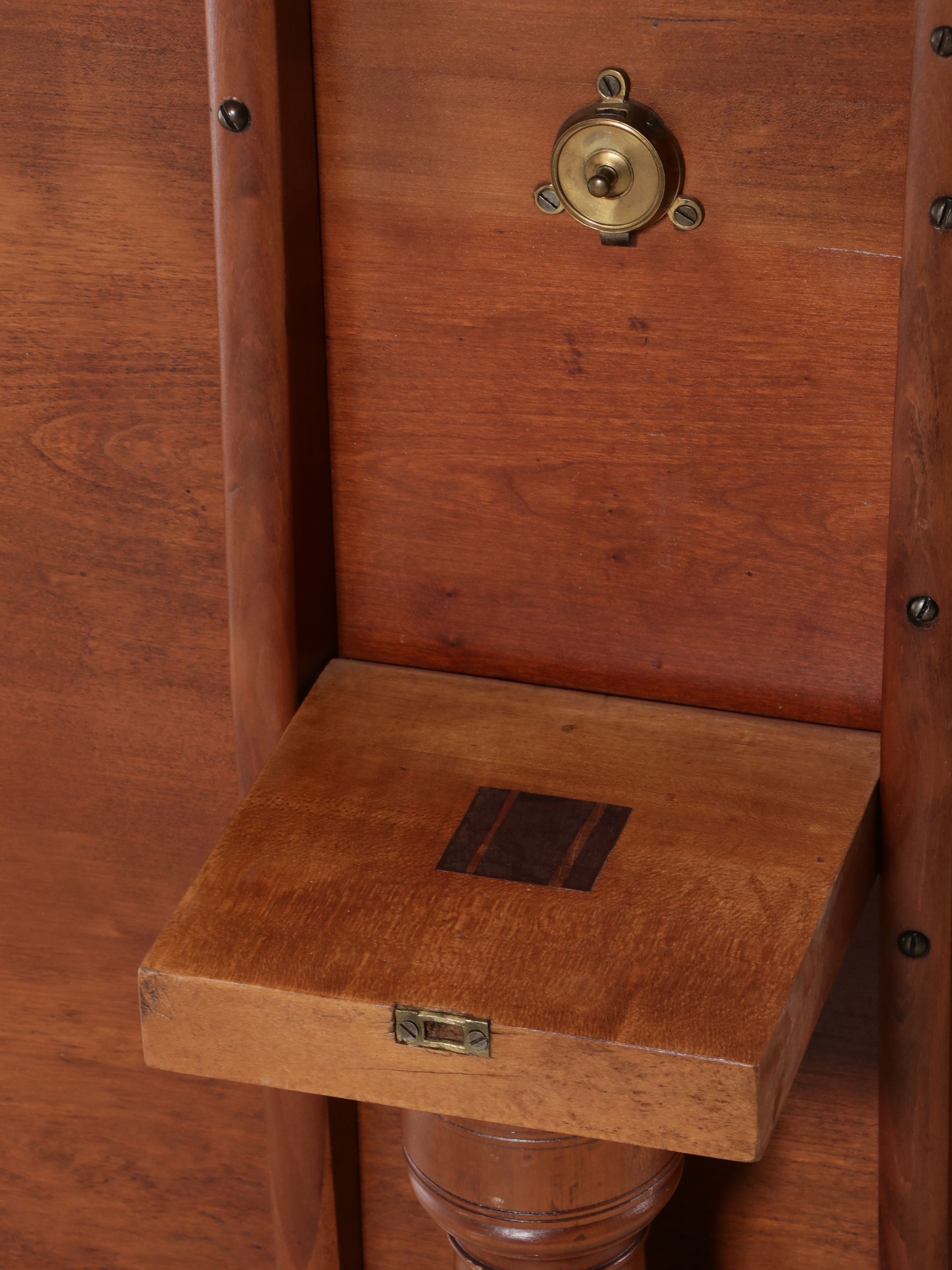 Queen Anne Style Tilt-Top Tea Table