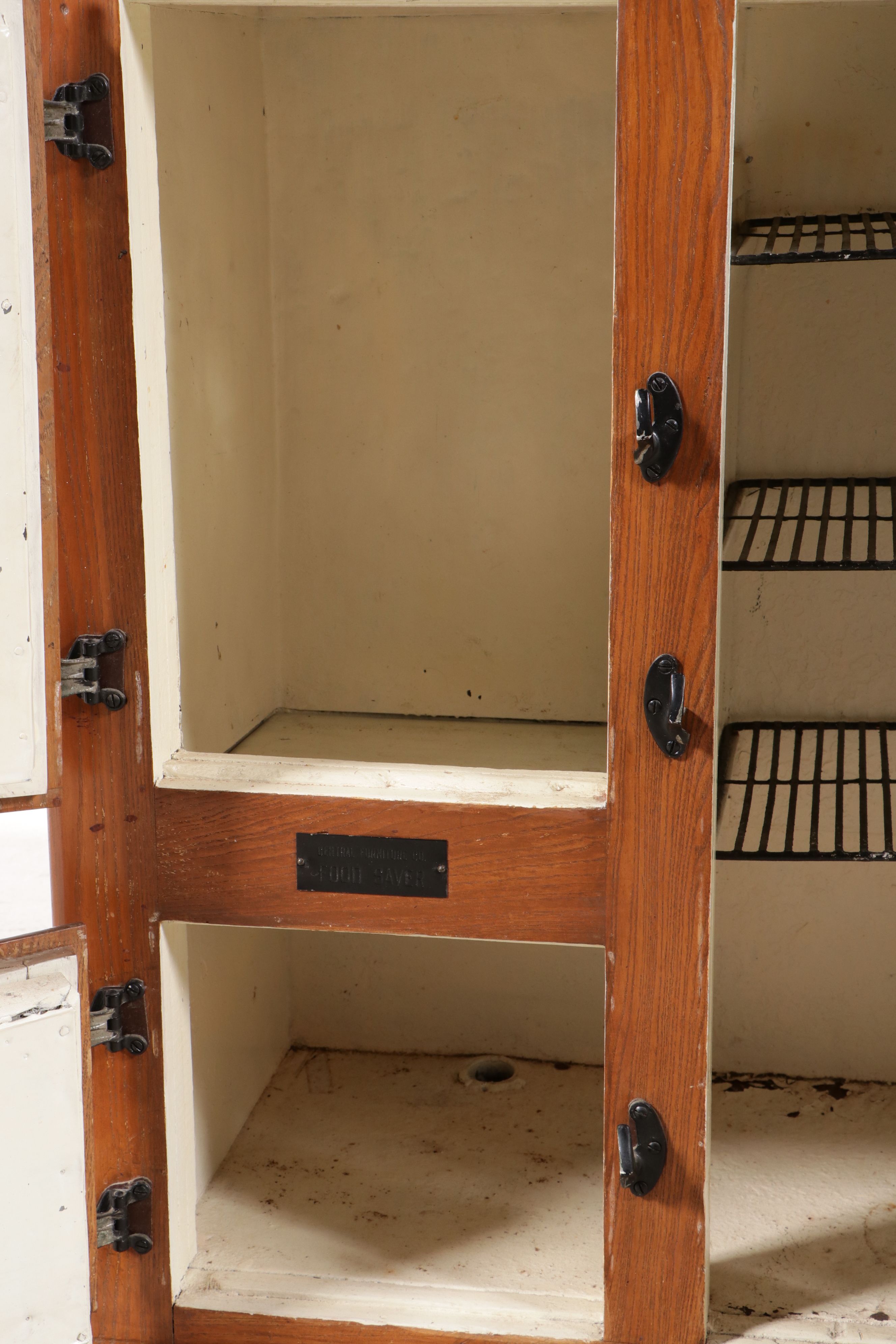 Central Food Co. "Food Saver" Ice Box