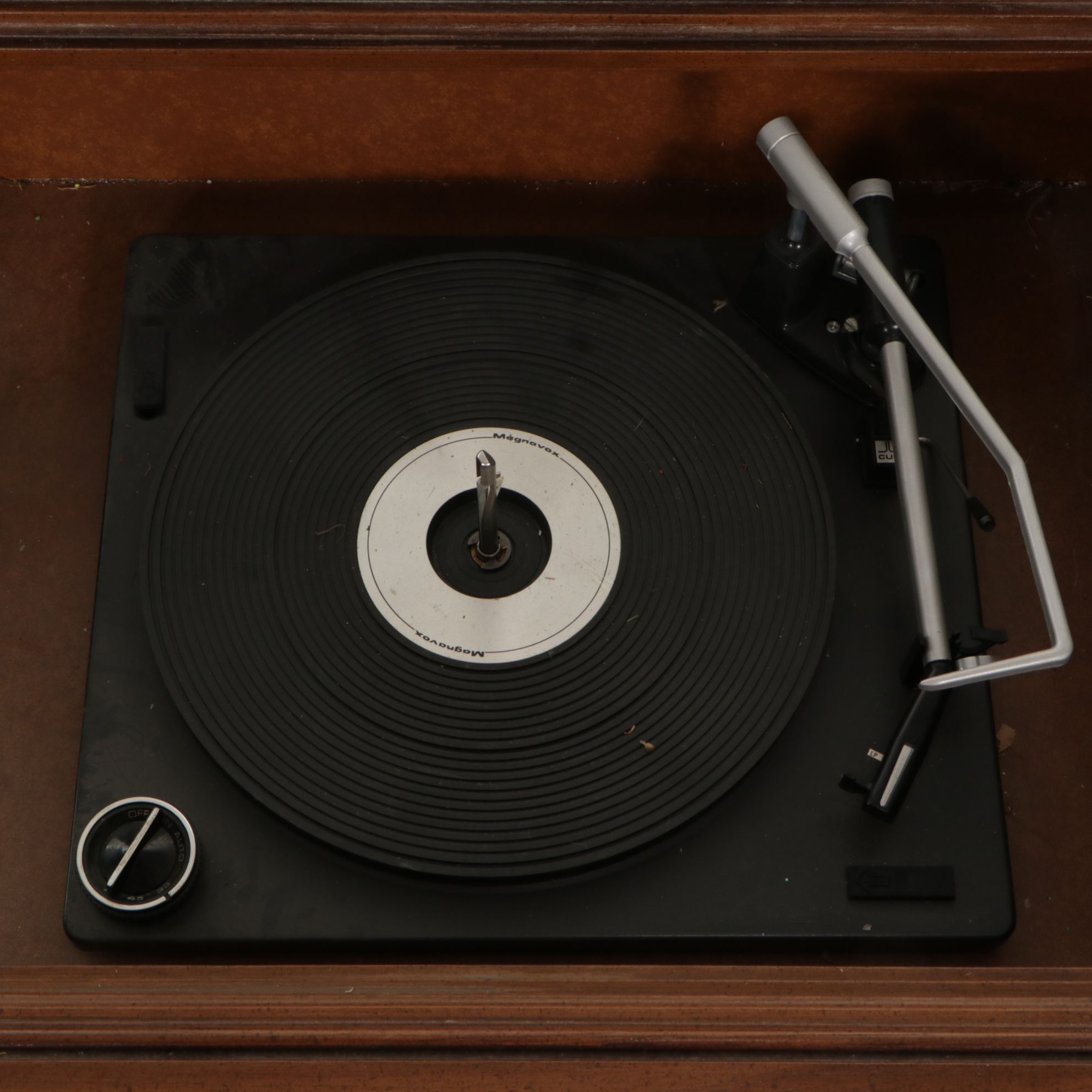 Magnavox Console Stereo System with Radio, Turntable and Records