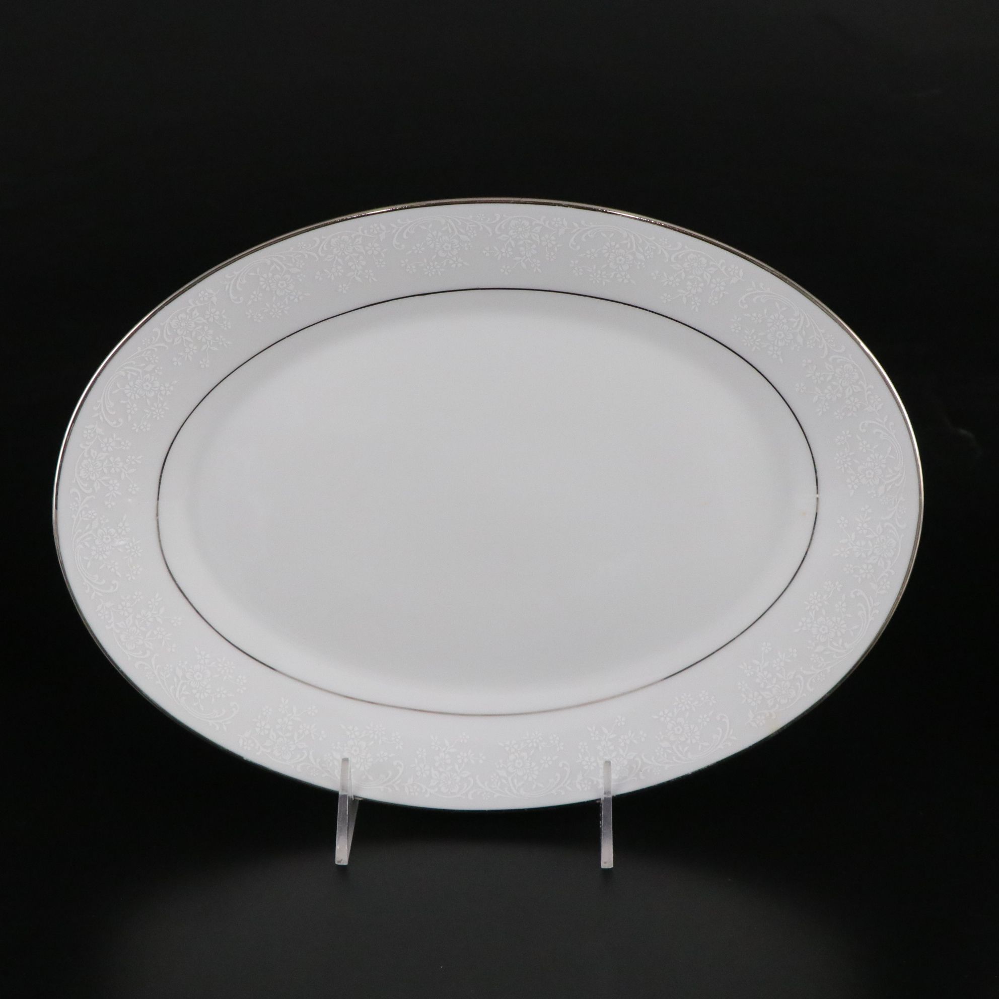 Noritake "Tahoe" Dinnerware Set with Fostoria "Sheffield" Platinum Glassware