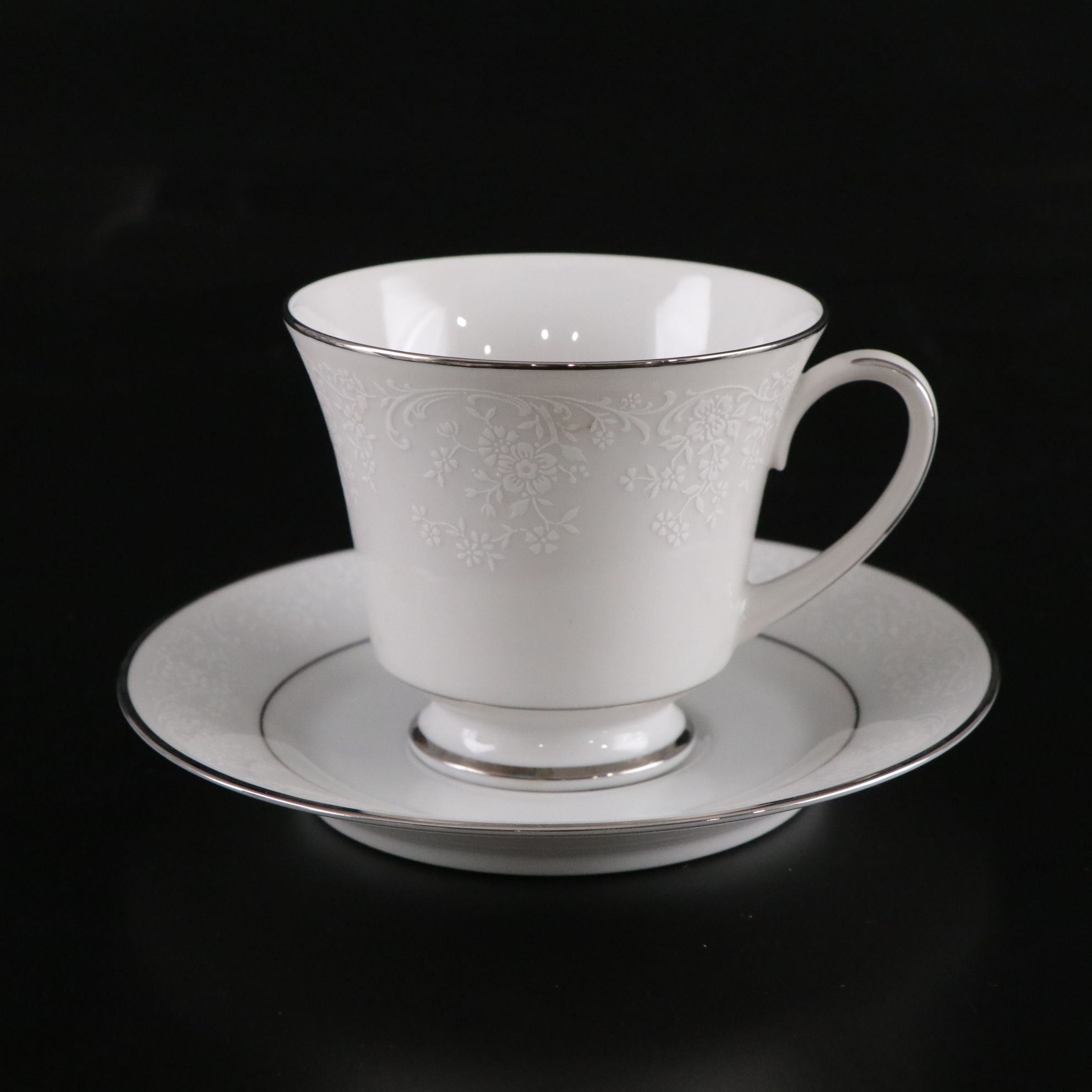 Noritake "Tahoe" Dinnerware Set with Fostoria "Sheffield" Platinum Glassware