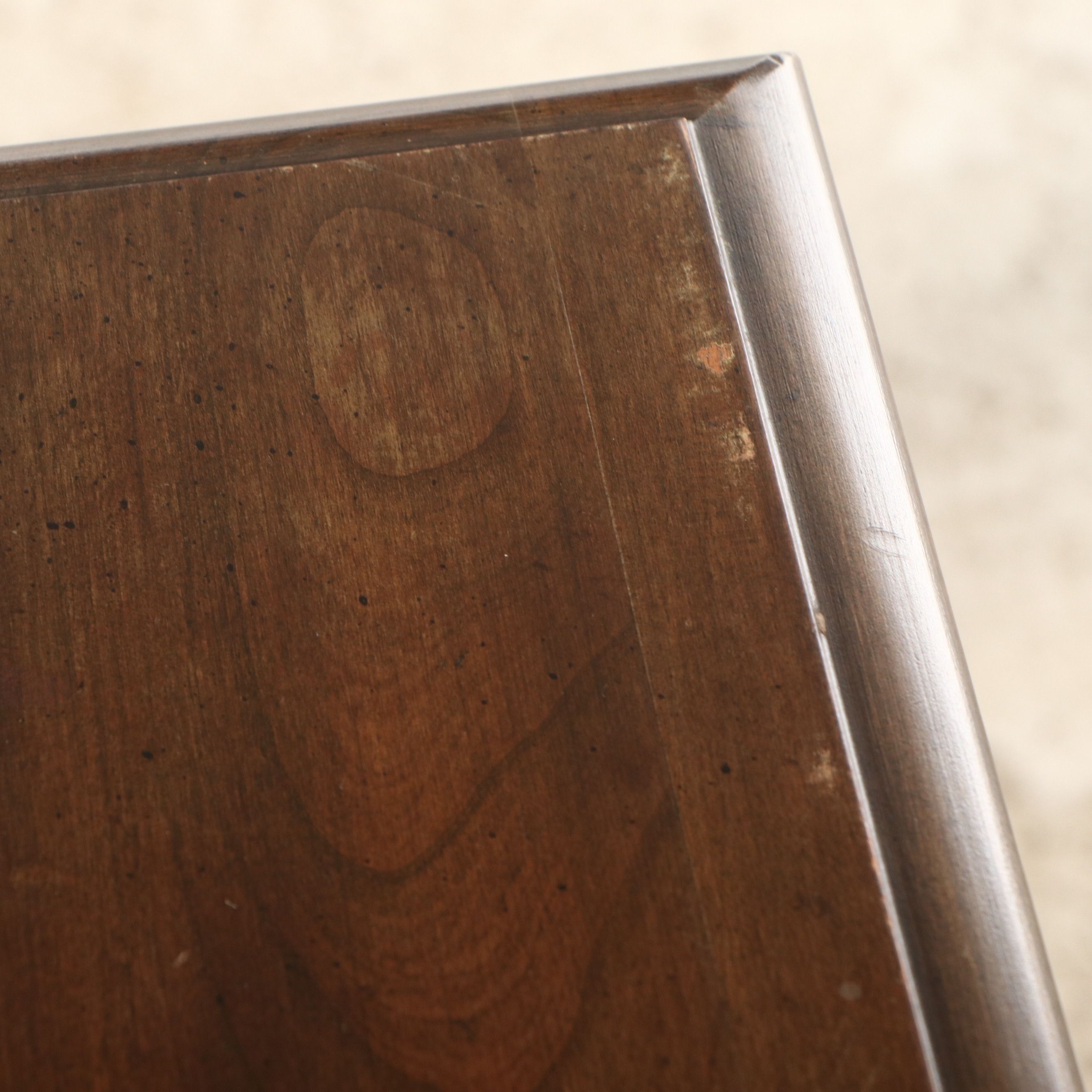 Pennsylvania House Queen Anne Style Walnut Single-Drawer End Table