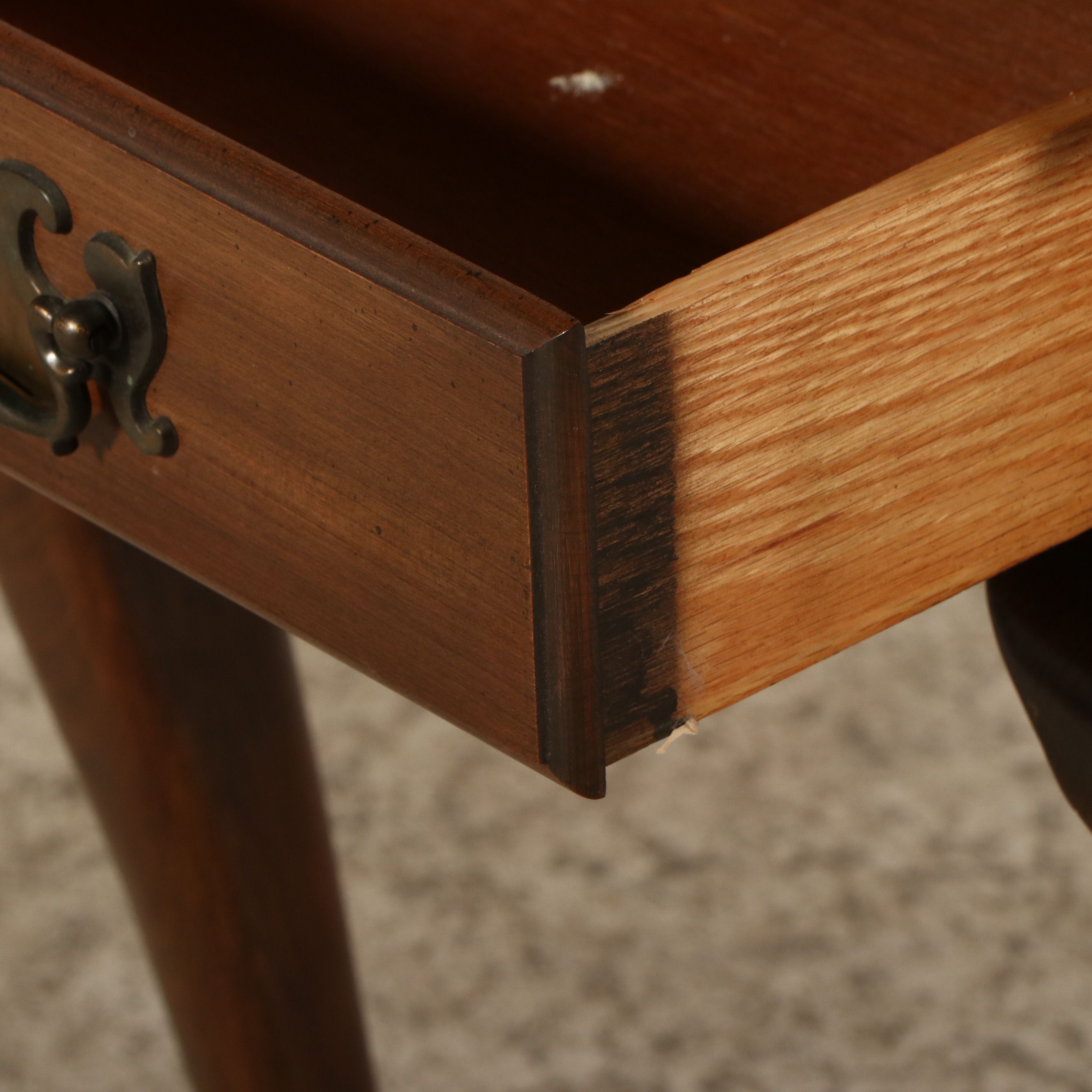 Pennsylvania House Queen Anne Style Walnut Single-Drawer End Table