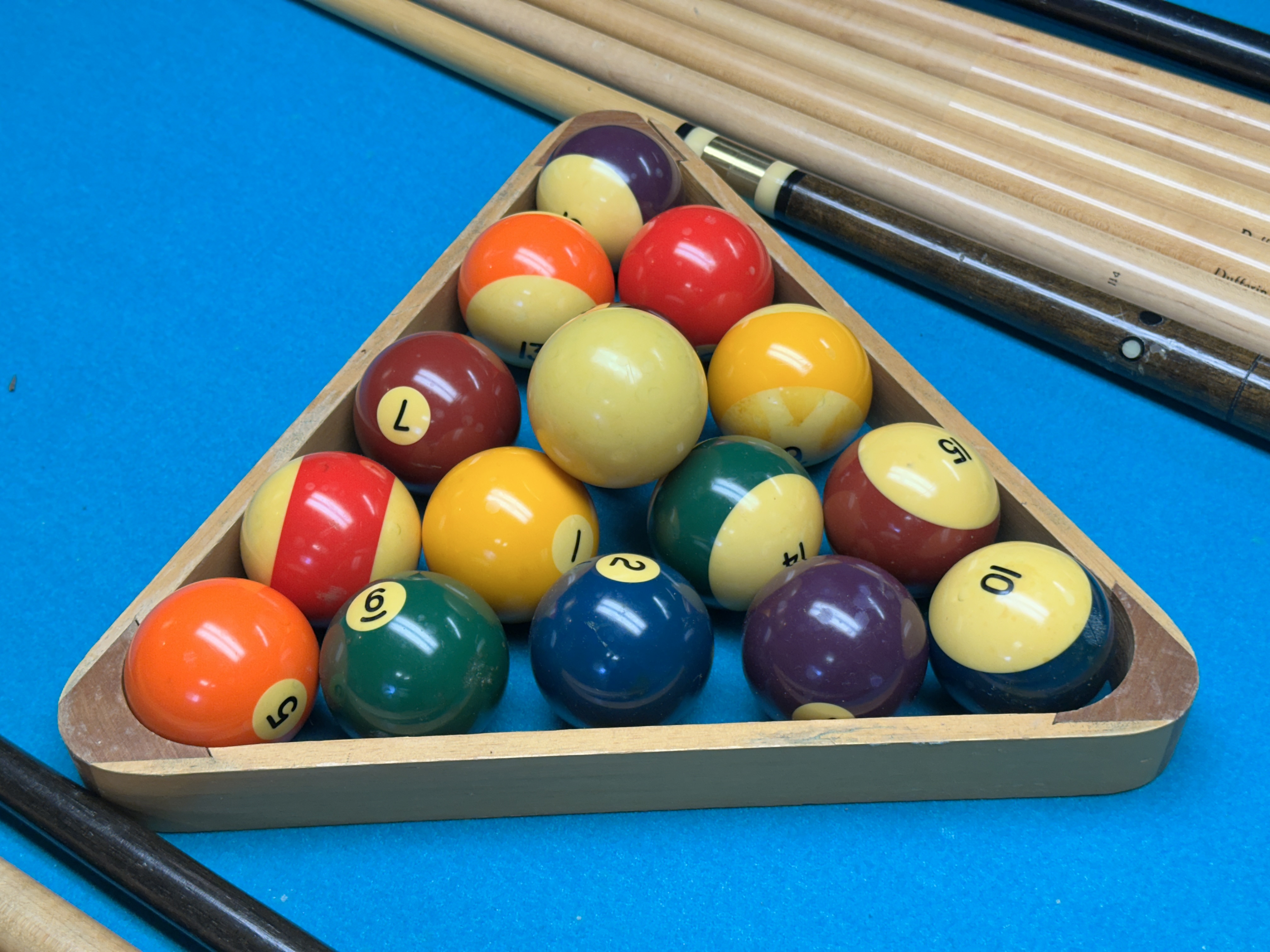 *Custom Pick Up* Oak Billiards Table with Cues and Accessories