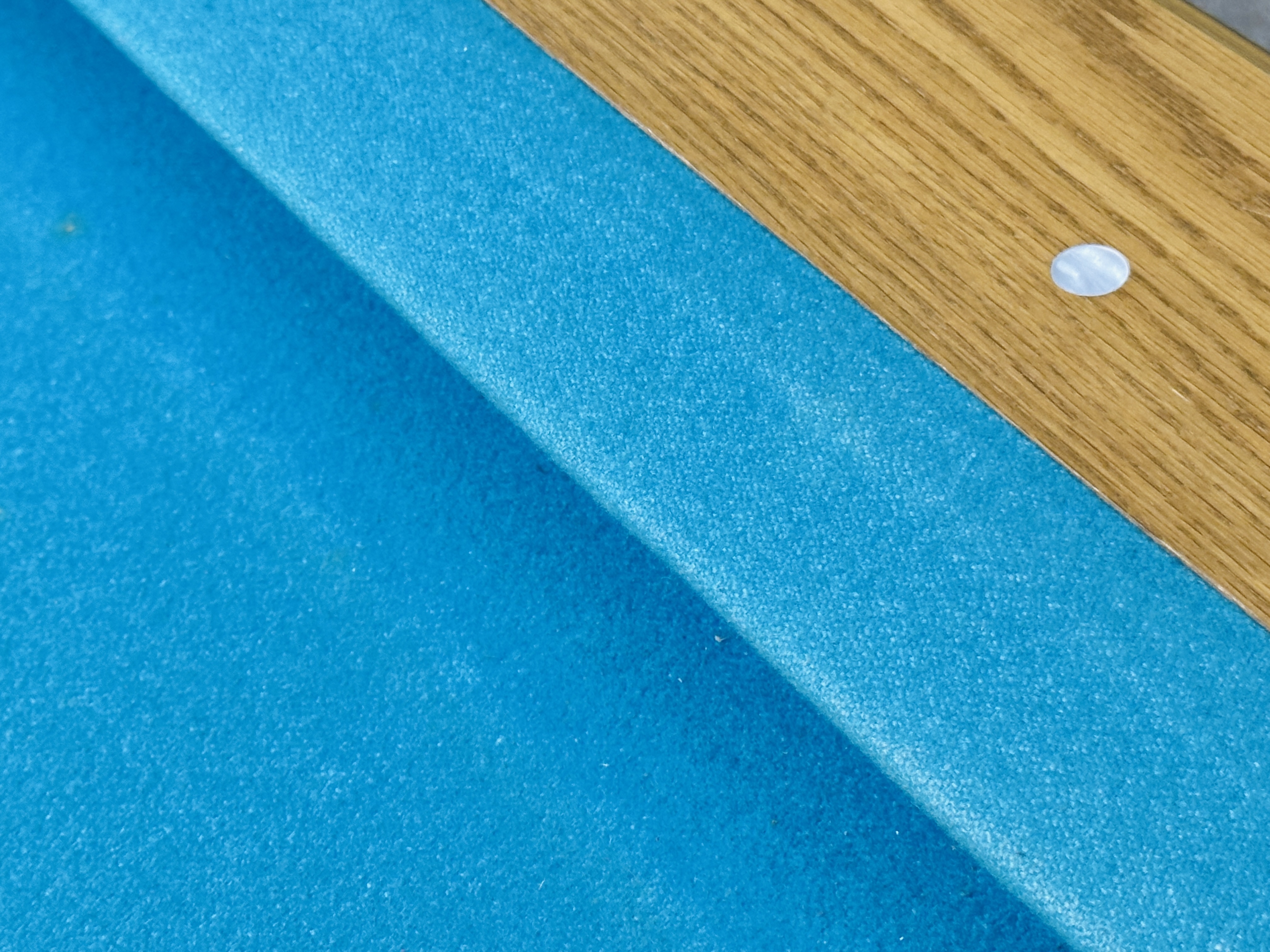 *Custom Pick Up* Oak Billiards Table with Cues and Accessories