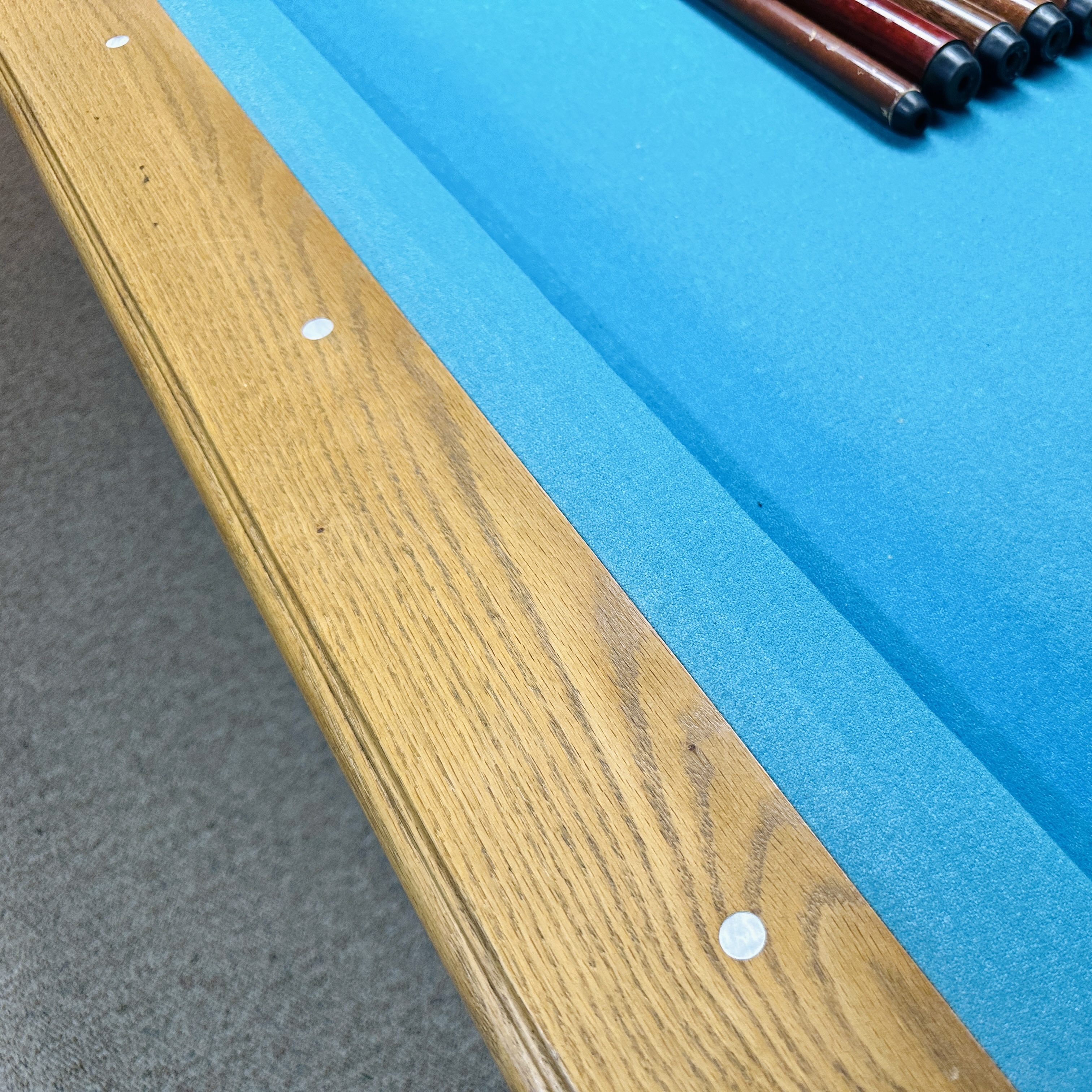 *Custom Pick Up* Oak Billiards Table with Cues and Accessories