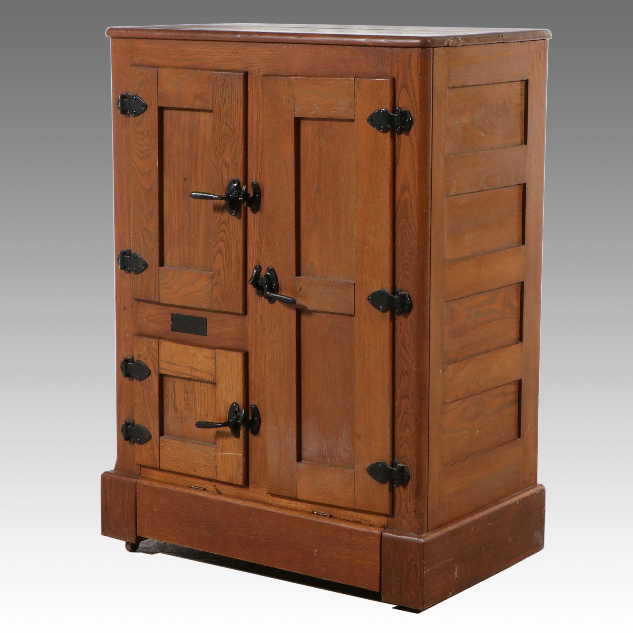 Central Food Co. "Food Saver" Ice Box