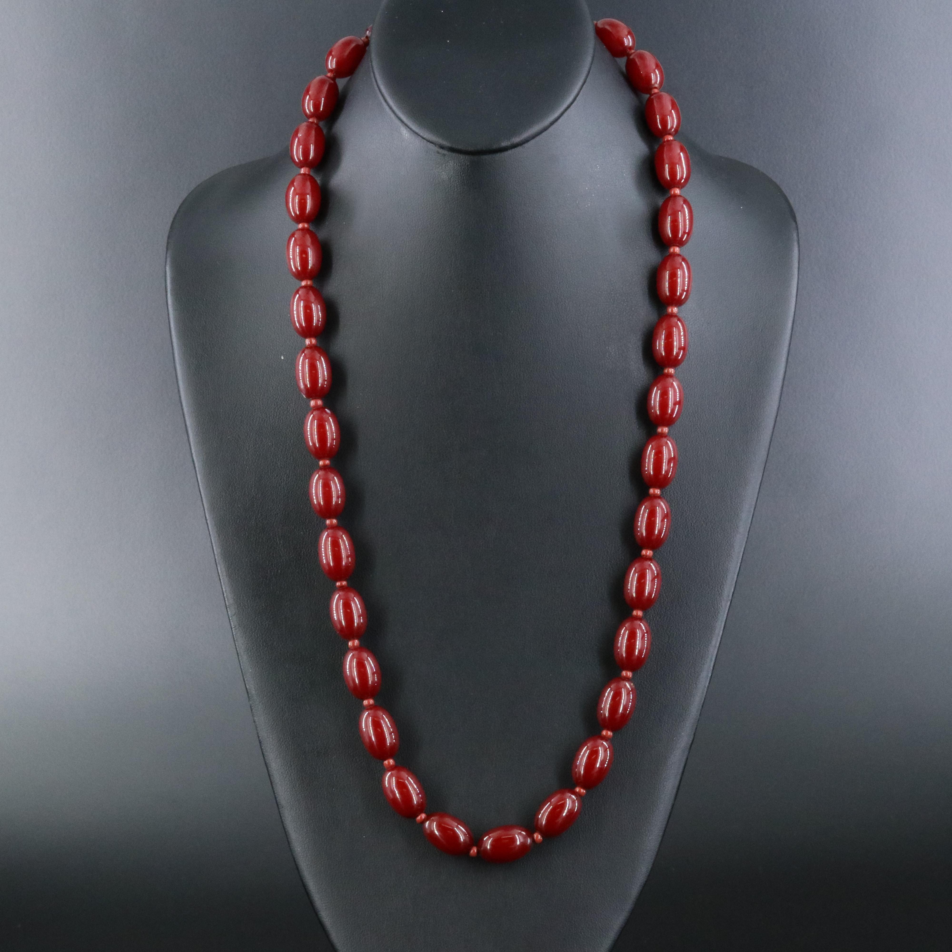 Vintage Bakelite Graduated Bead Necklace