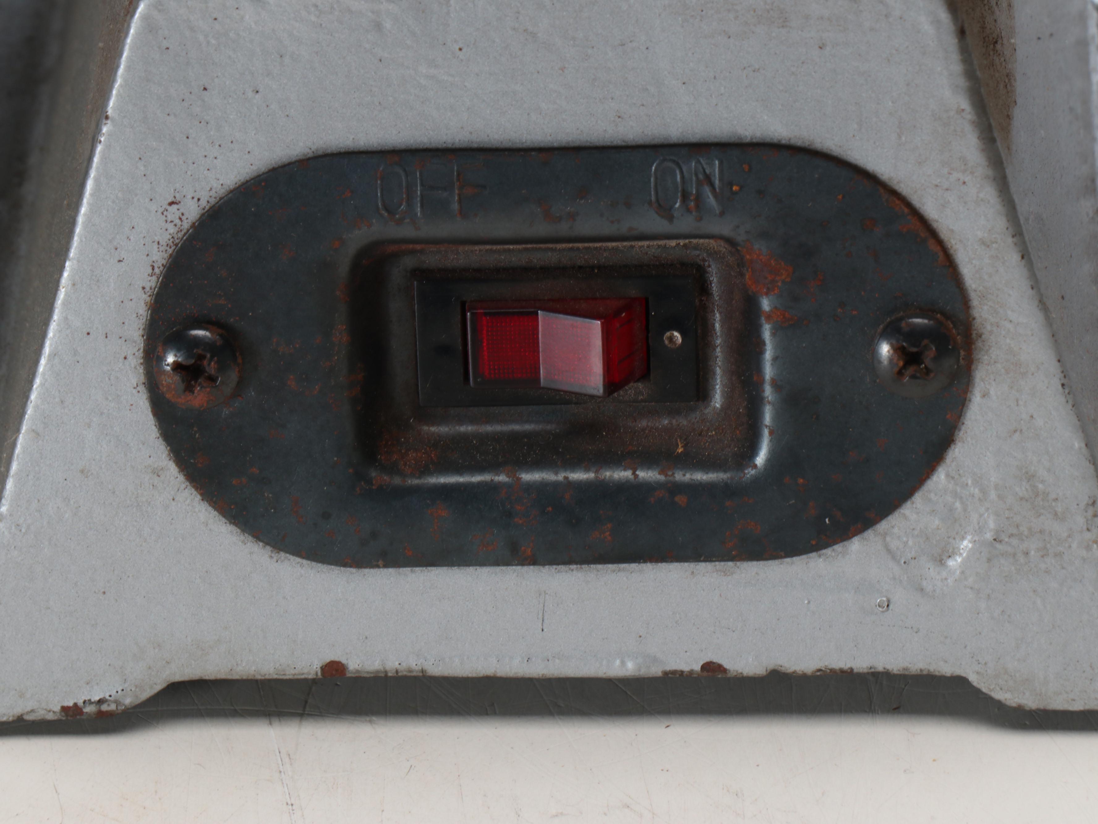 Ryobi 1/2 HP Heavy Duty Bench Grinder with Delta Oscillating Spindle Sander