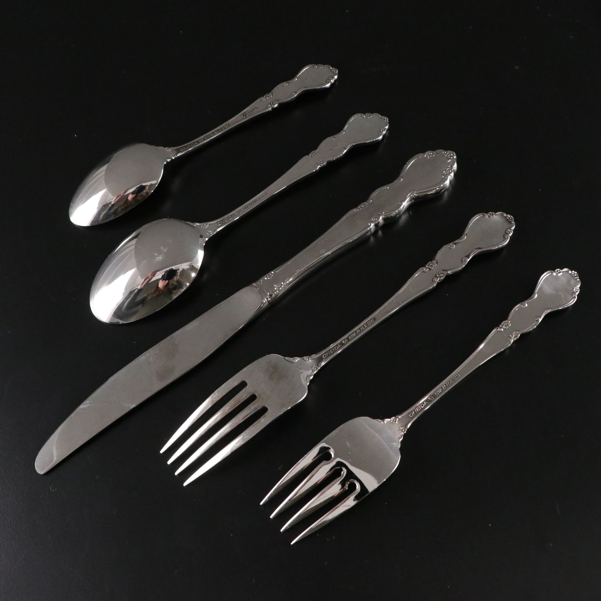 Oneida "Dover" Stainless Flatware Set with Case