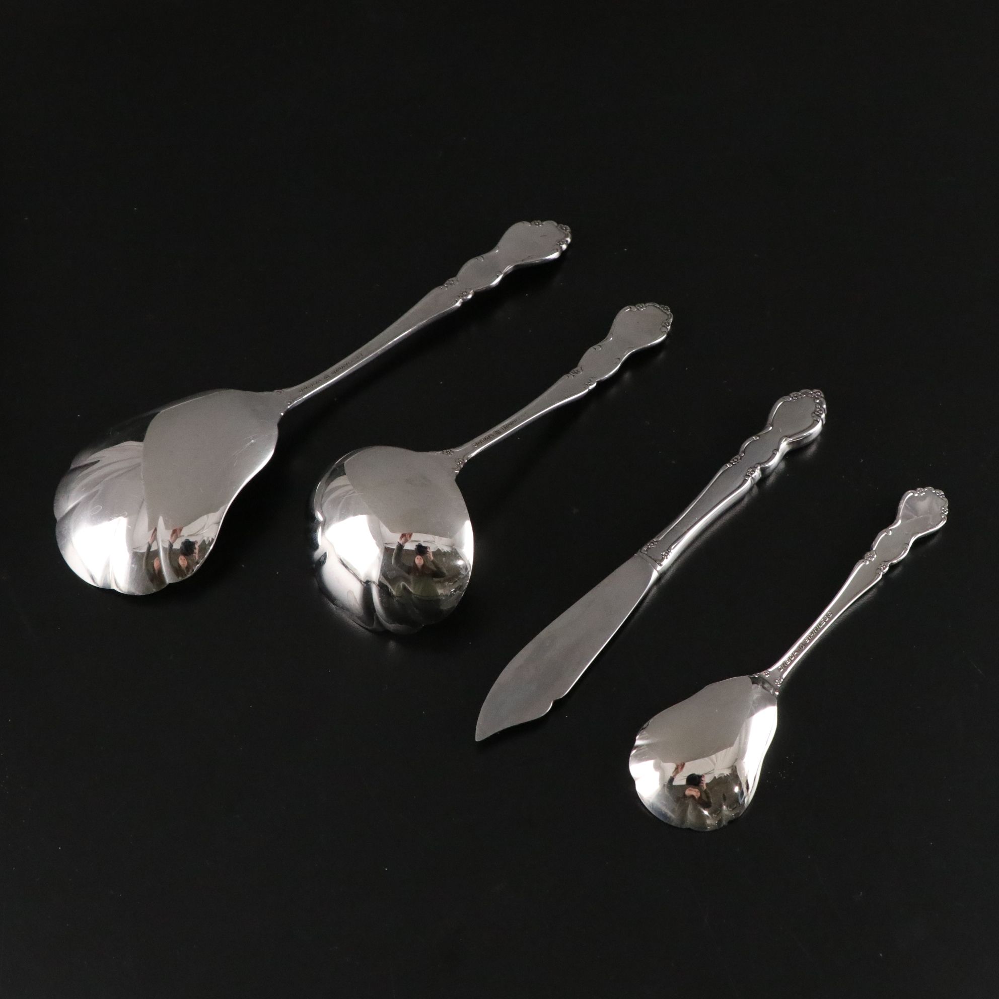 Oneida "Dover" Stainless Flatware Set with Case