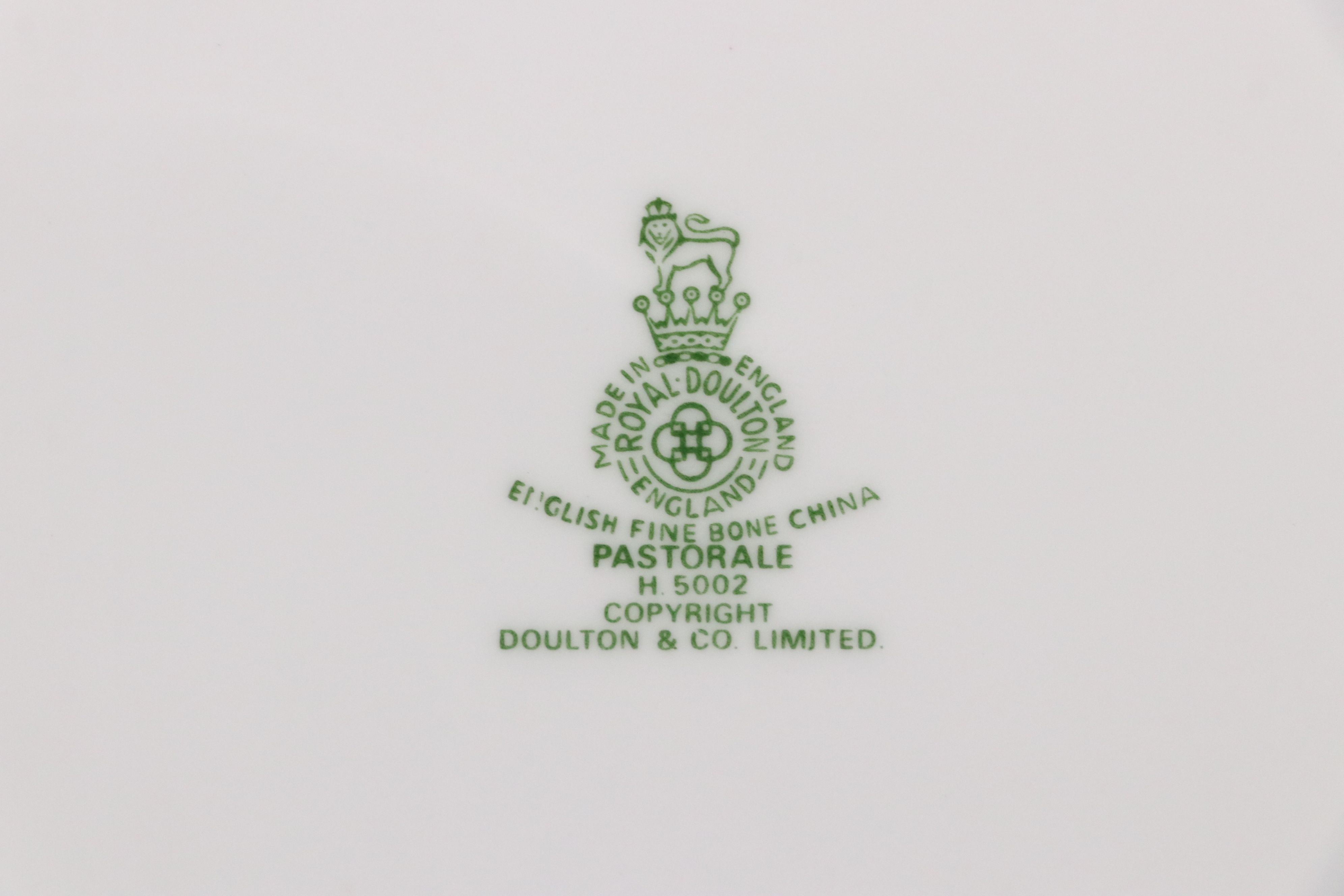 Royal Doulton "Pastorale" Floral China Dinnerware, 1970–1990