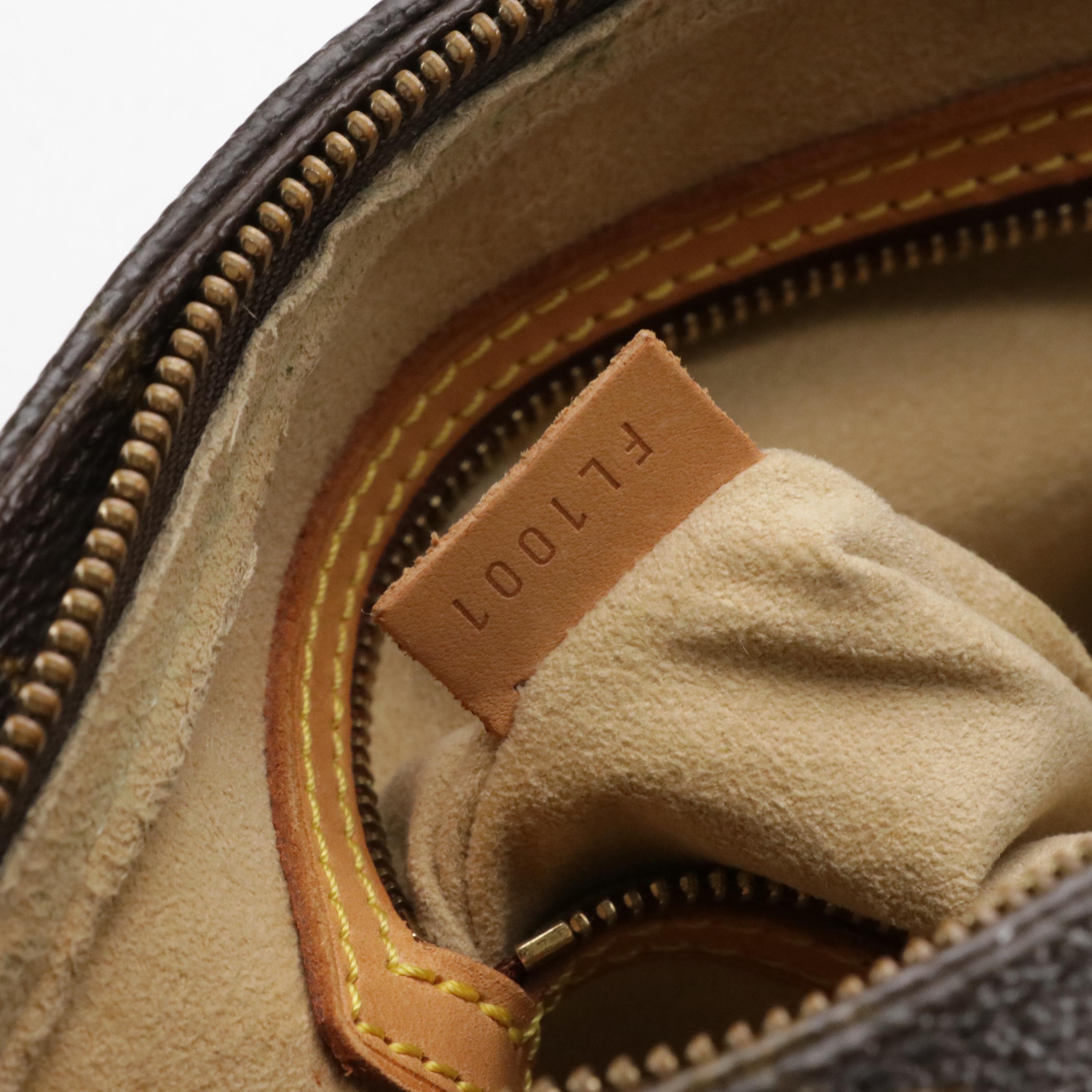 Louis Vuitton Looping MM Bag in Monogram Canvas and Vachetta Leather