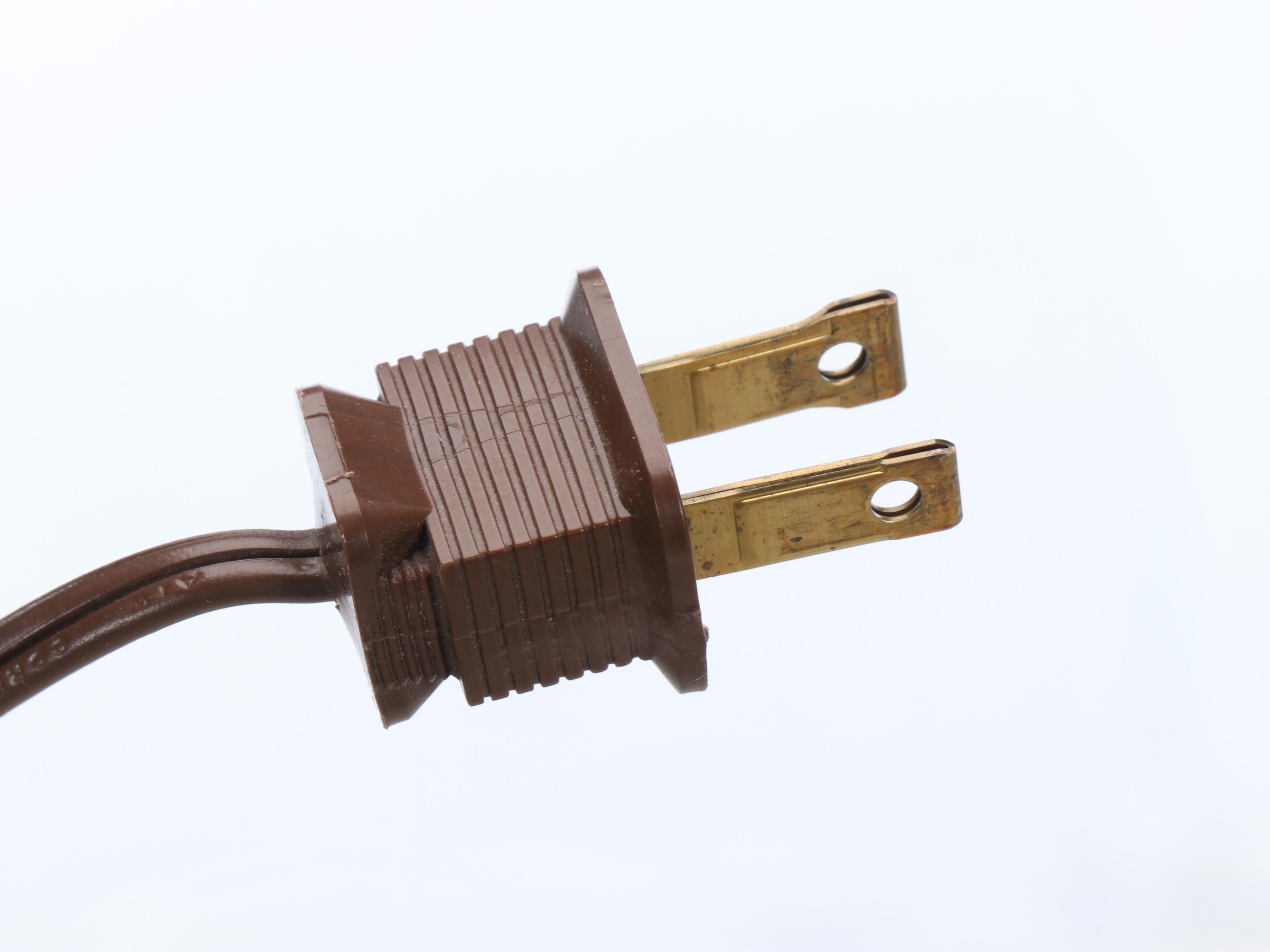 Chinese Famille Rose Porcelain Table Lamp with Silk Shade