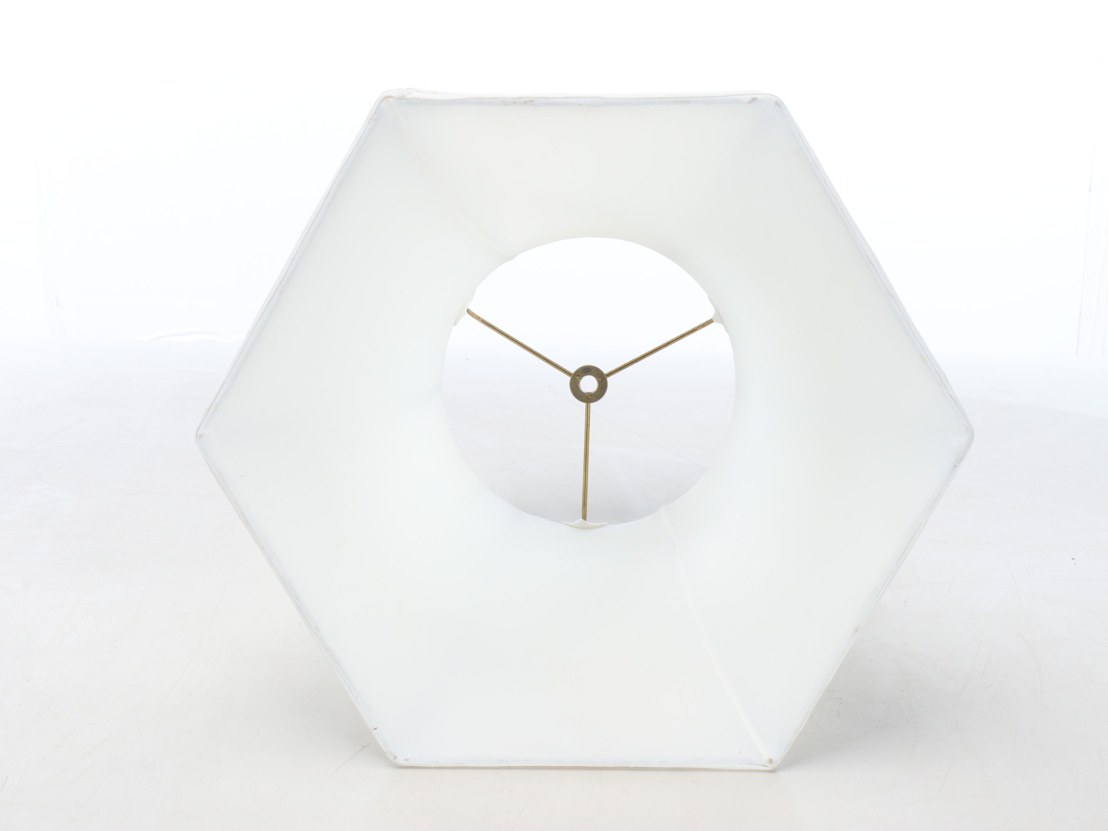 Chinese Famille Rose Porcelain Table Lamp with Silk Shade