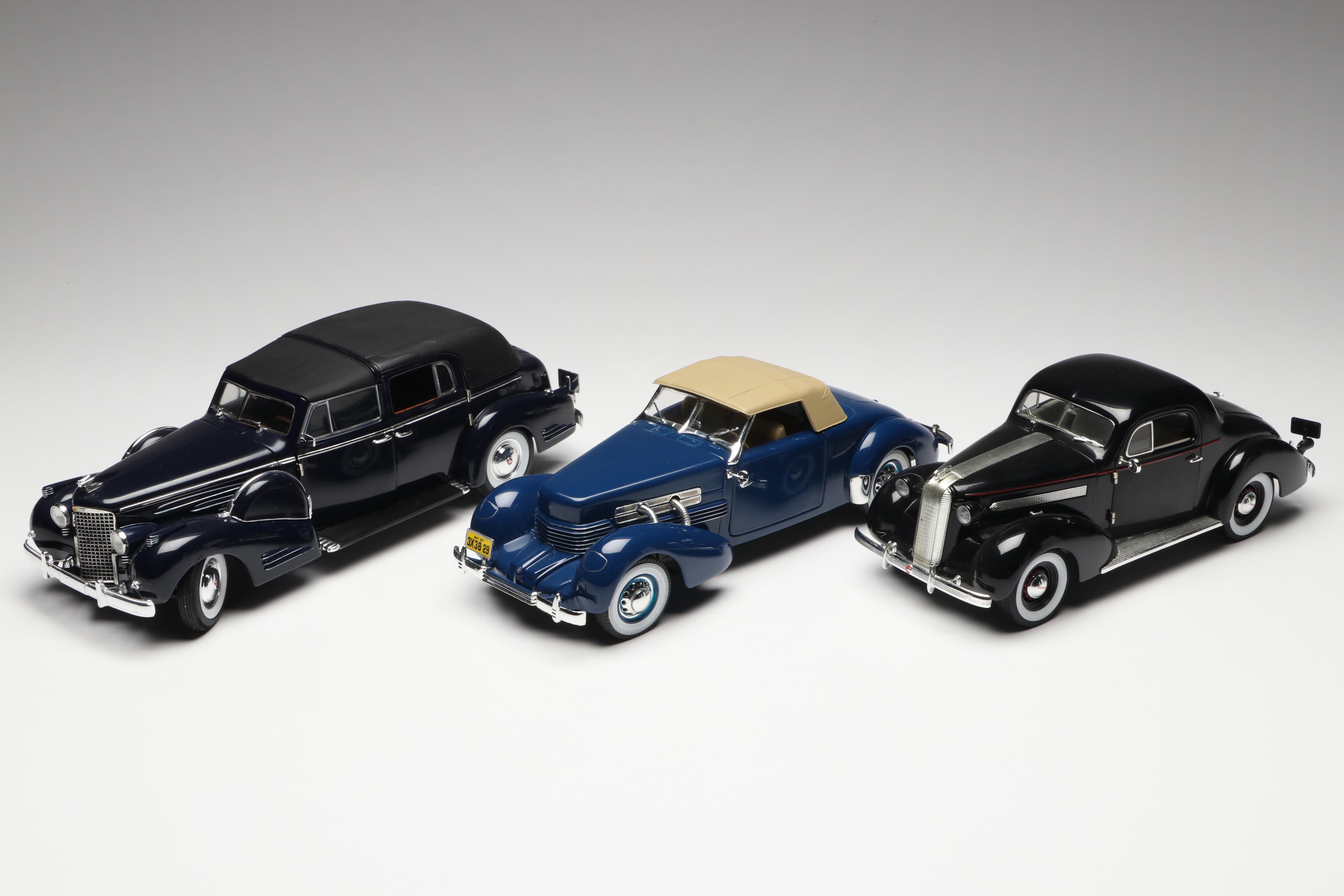 Signature 1936 Pontiac Deluxe and Other Diecast Cars