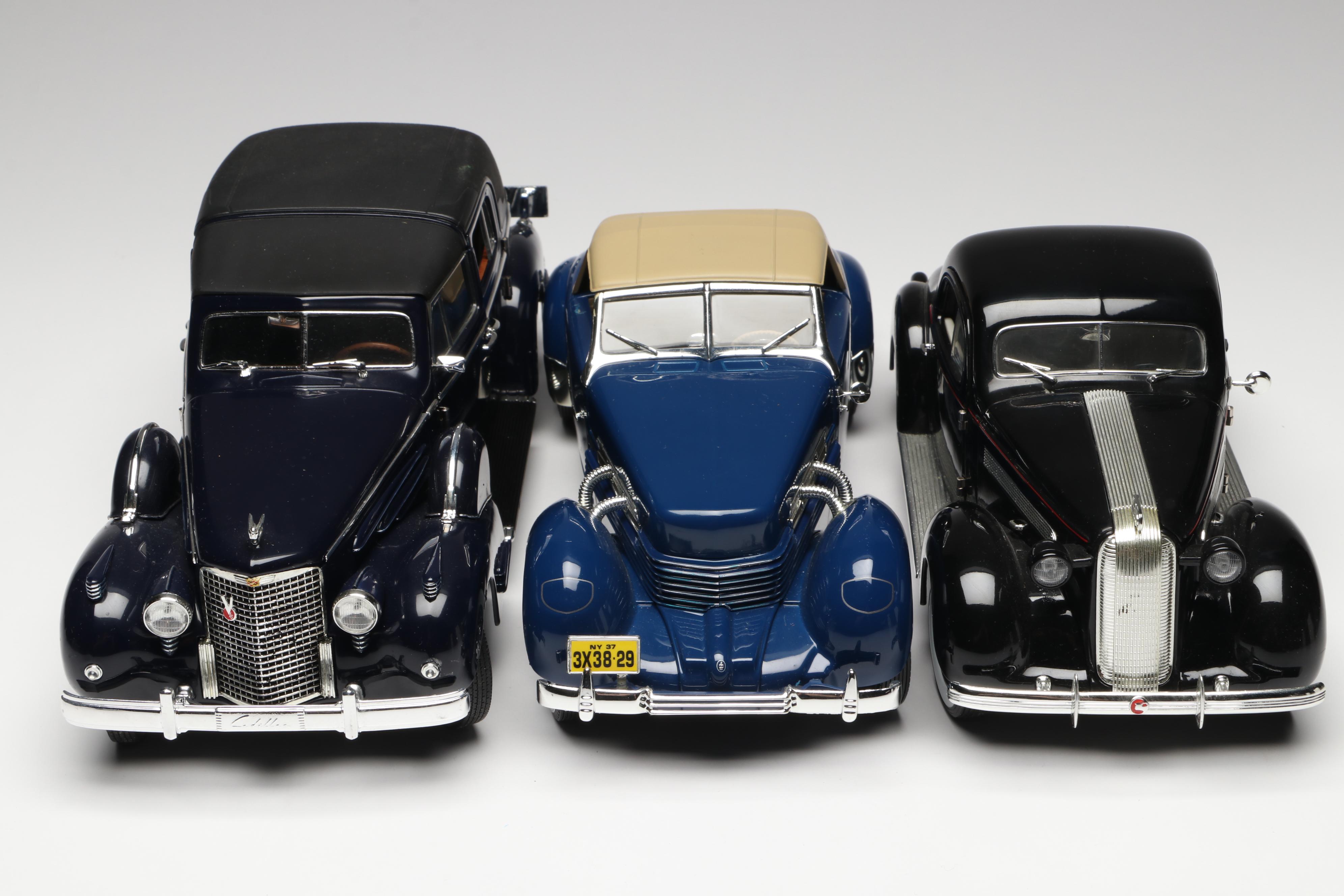 Signature 1936 Pontiac Deluxe and Other Diecast Cars